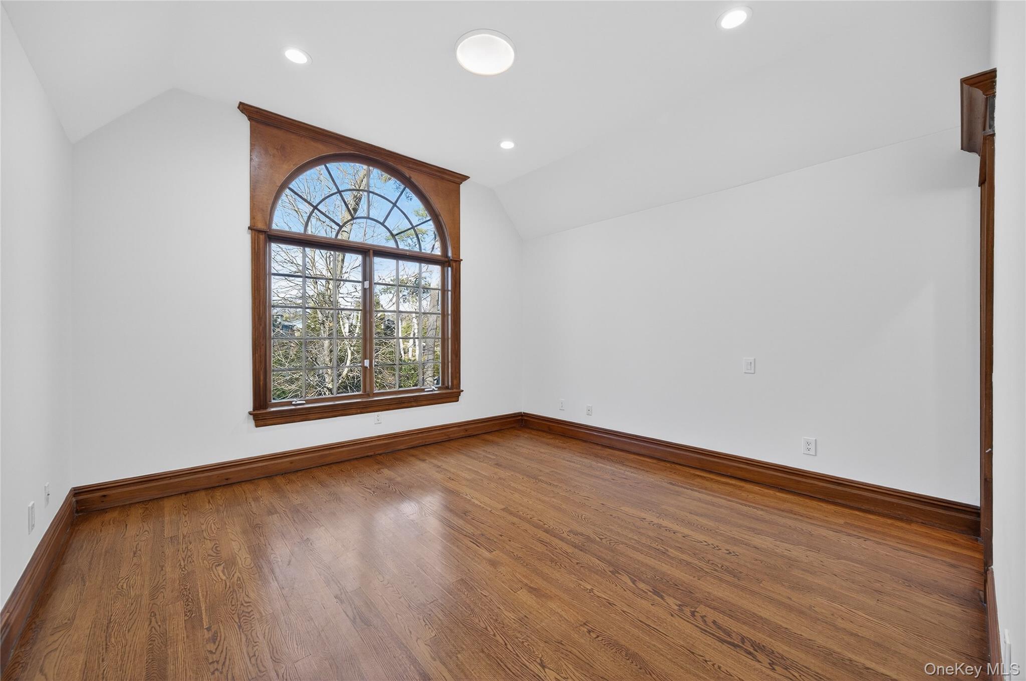 3 Chestnut Court, Old Westbury, NY 11568