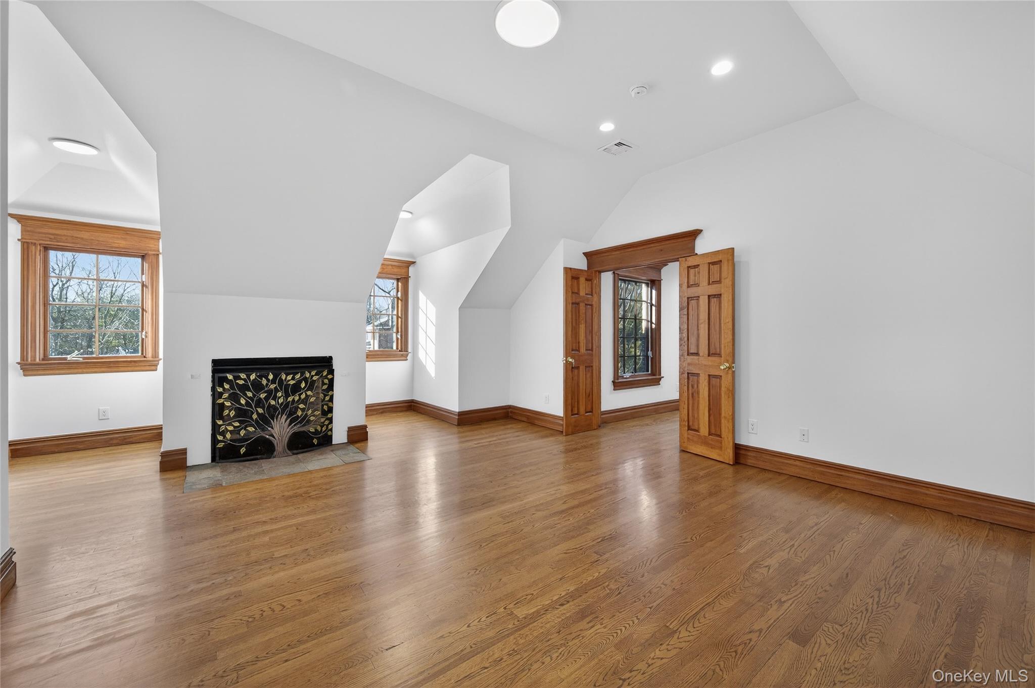 3 Chestnut Court, Old Westbury, NY 11568