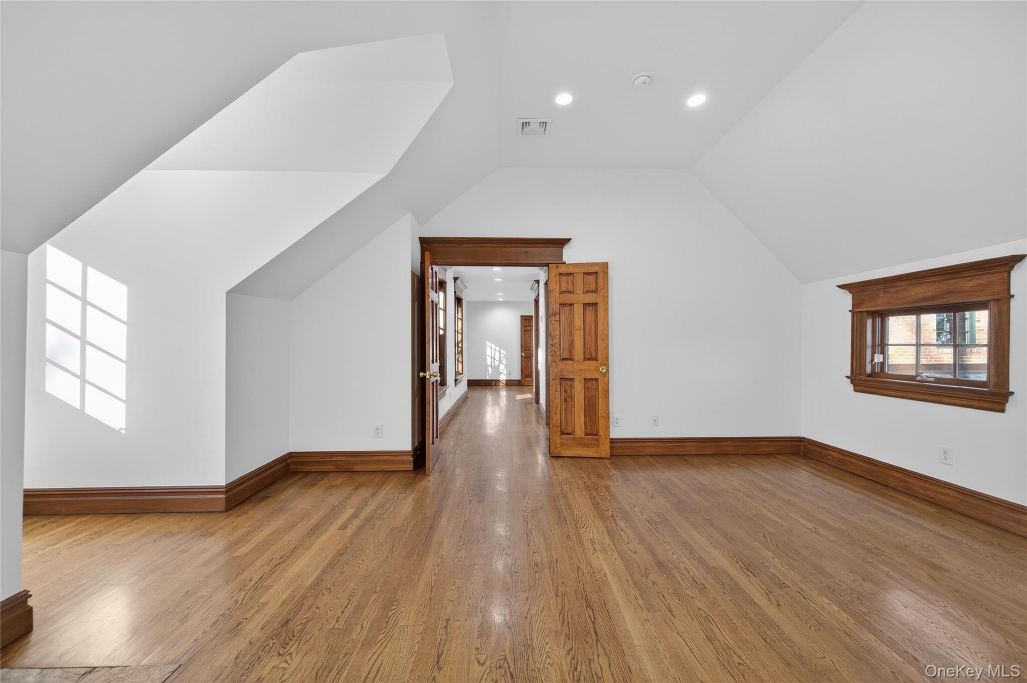 3 Chestnut Court, Old Westbury, NY 11568