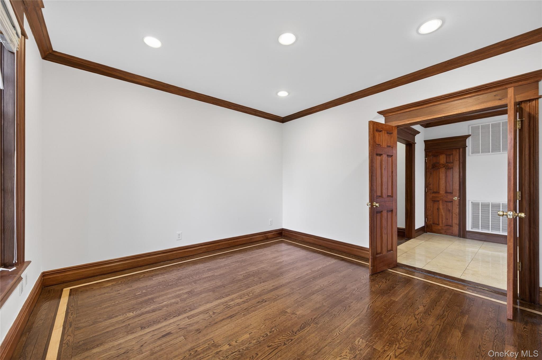 3 Chestnut Court, Old Westbury, NY 11568