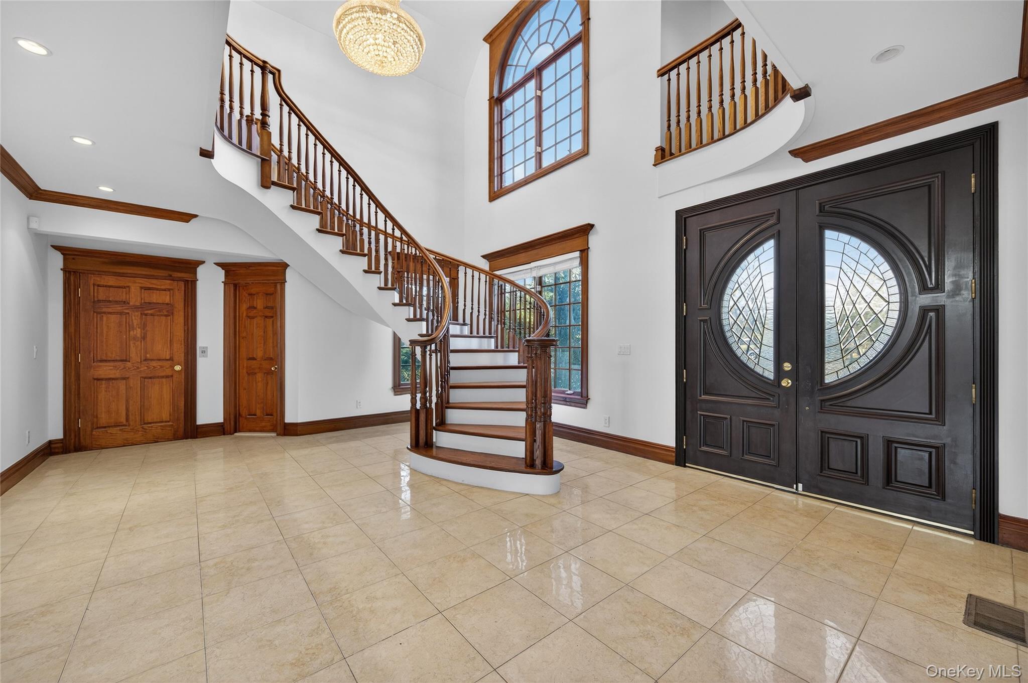 3 Chestnut Court, Old Westbury, NY 11568