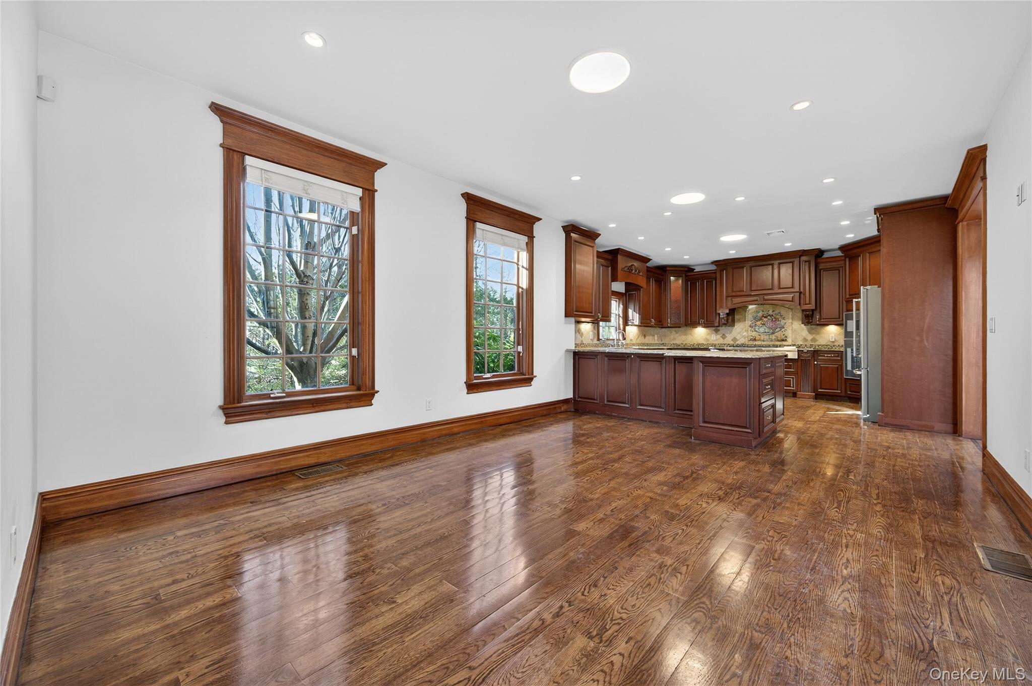 3 Chestnut Court, Old Westbury, NY 11568