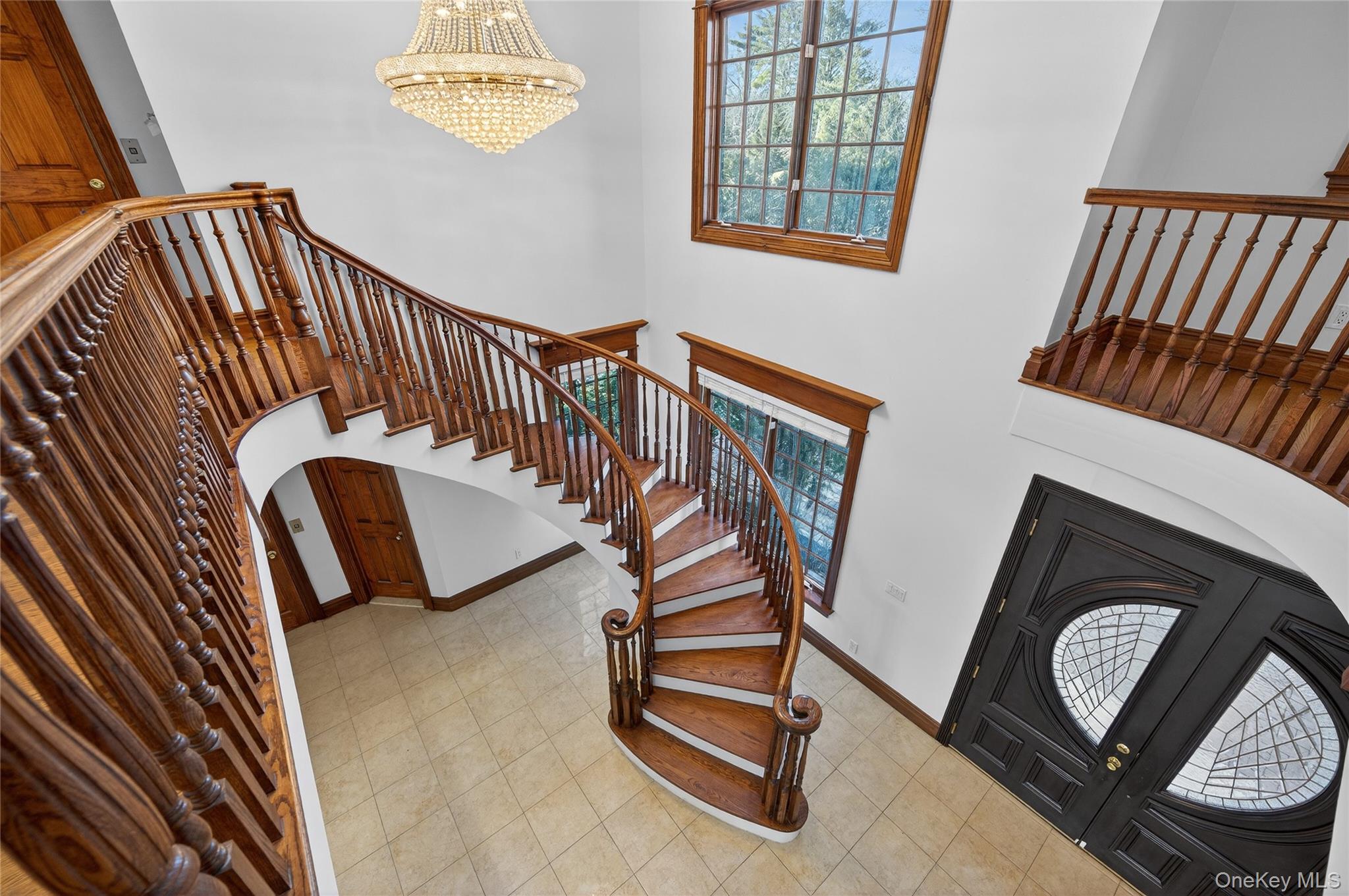 3 Chestnut Court, Old Westbury, NY 11568