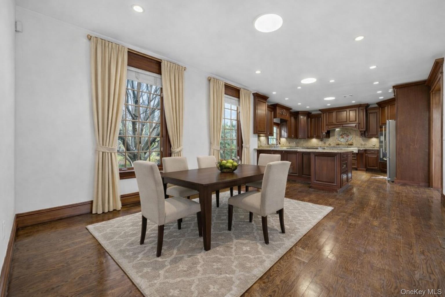 3 Chestnut Court, Old Westbury, NY 11568