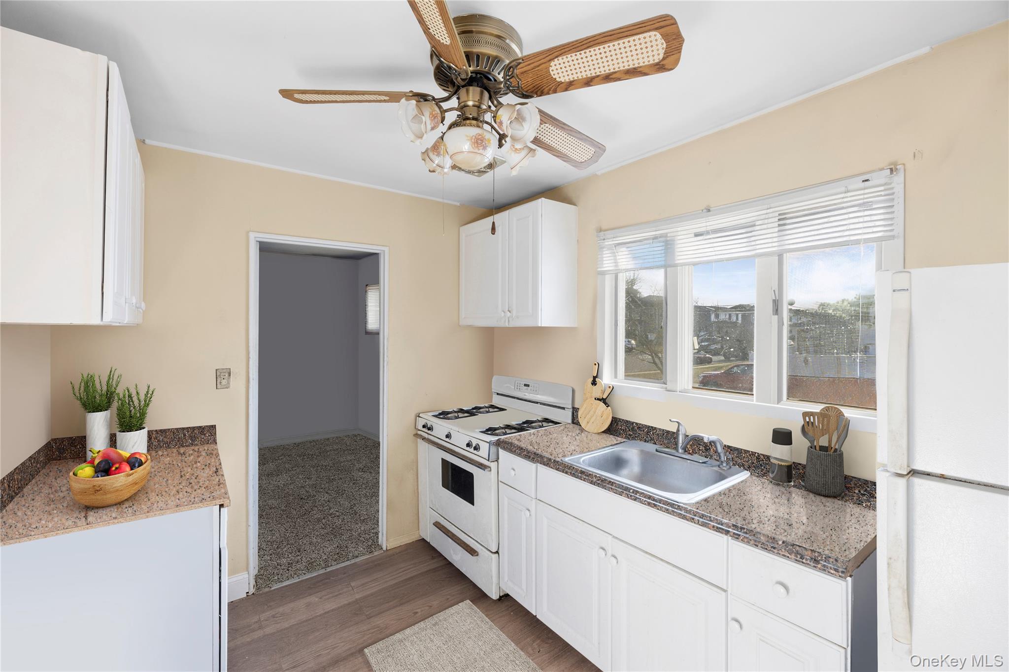 2 Kroll Street, Plainview, NY 11803