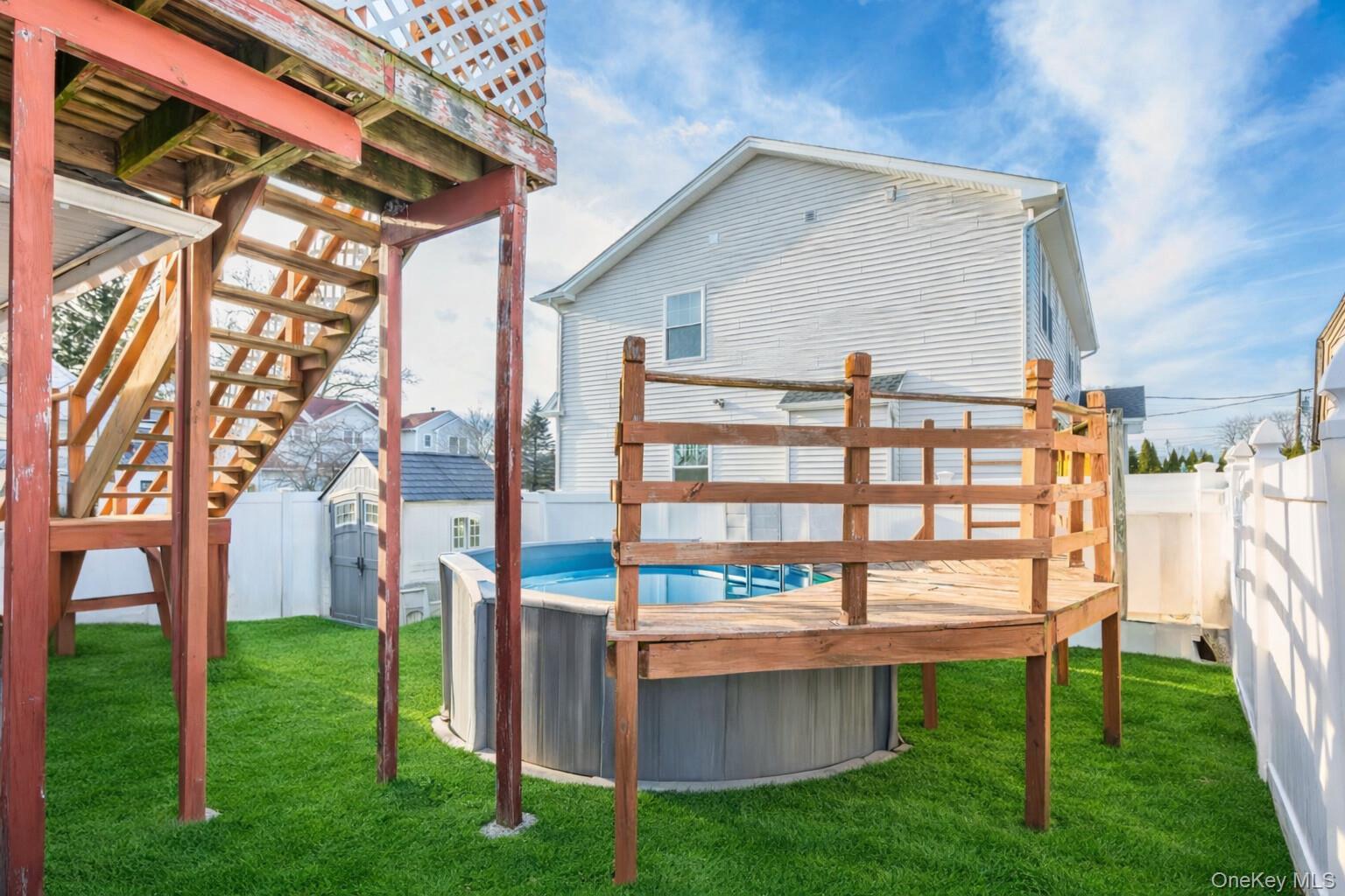 2 Kroll Street, Plainview, NY 11803