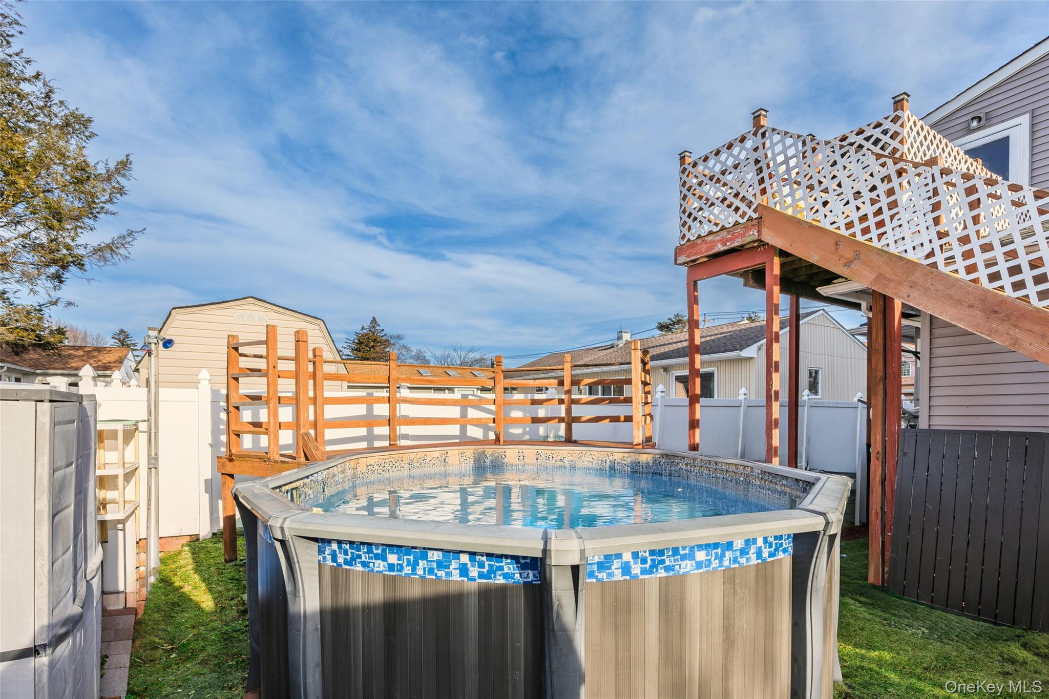 2 Kroll Street, Plainview, NY 11803