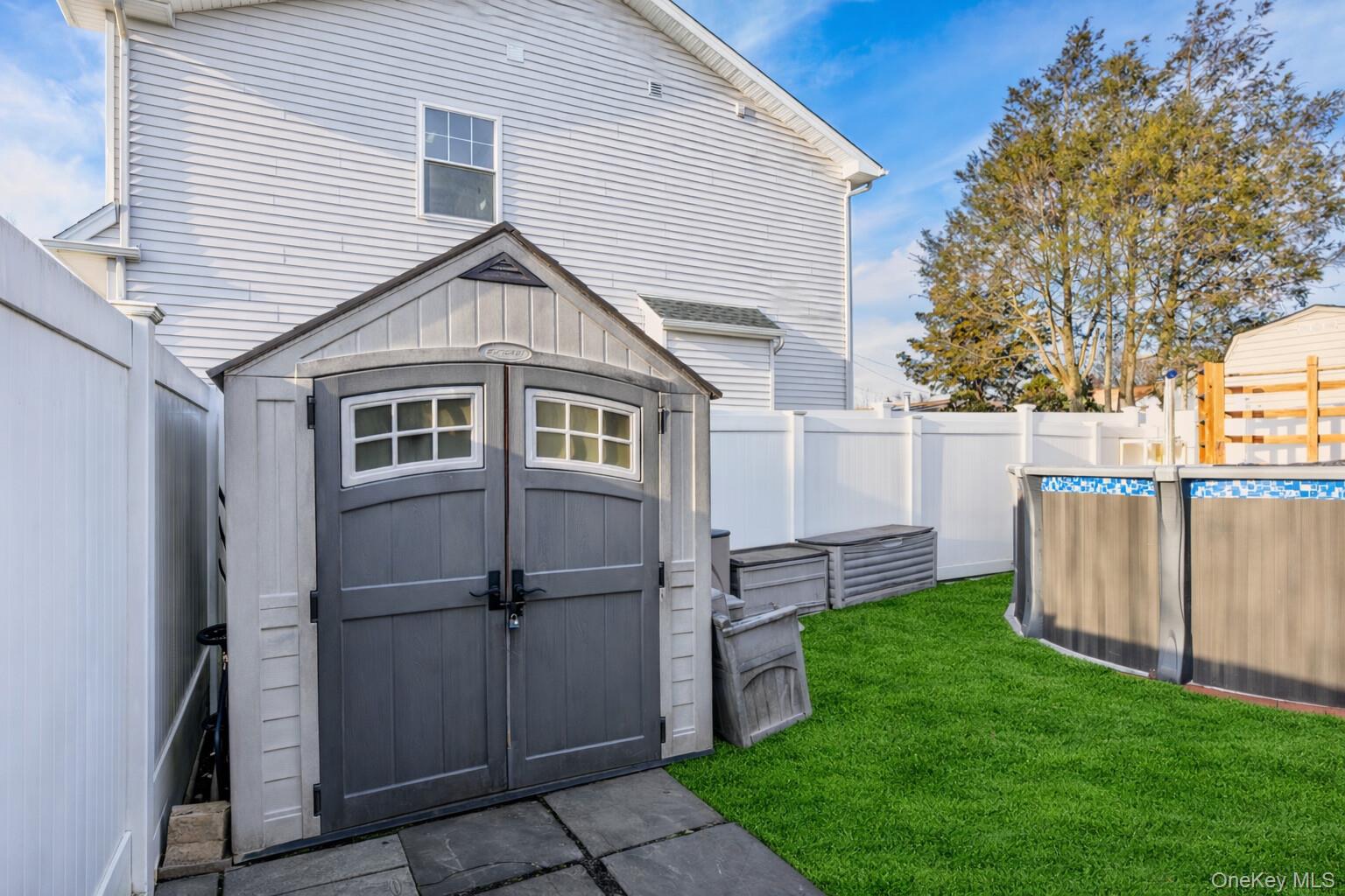 2 Kroll Street, Plainview, NY 11803