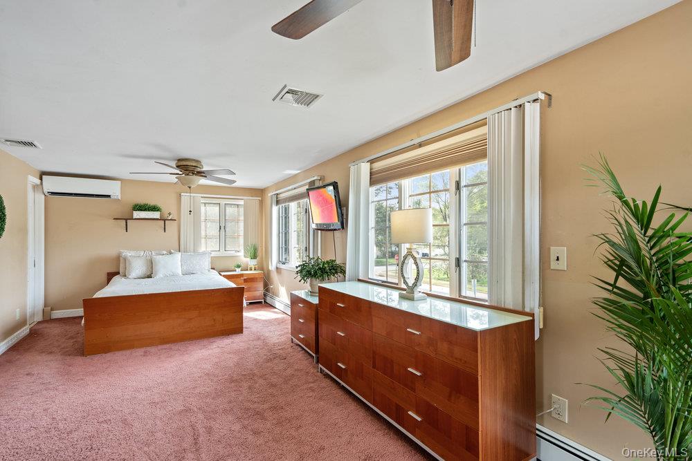 939 Manor Lane, Bay Shore, NY 11706