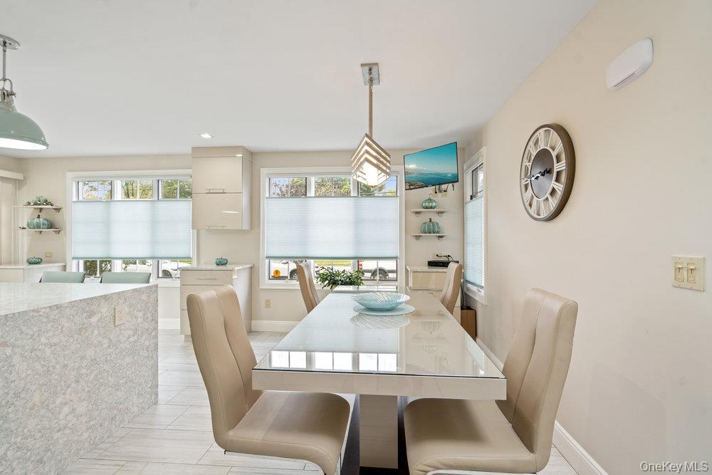 939 Manor Lane, Bay Shore, NY 11706