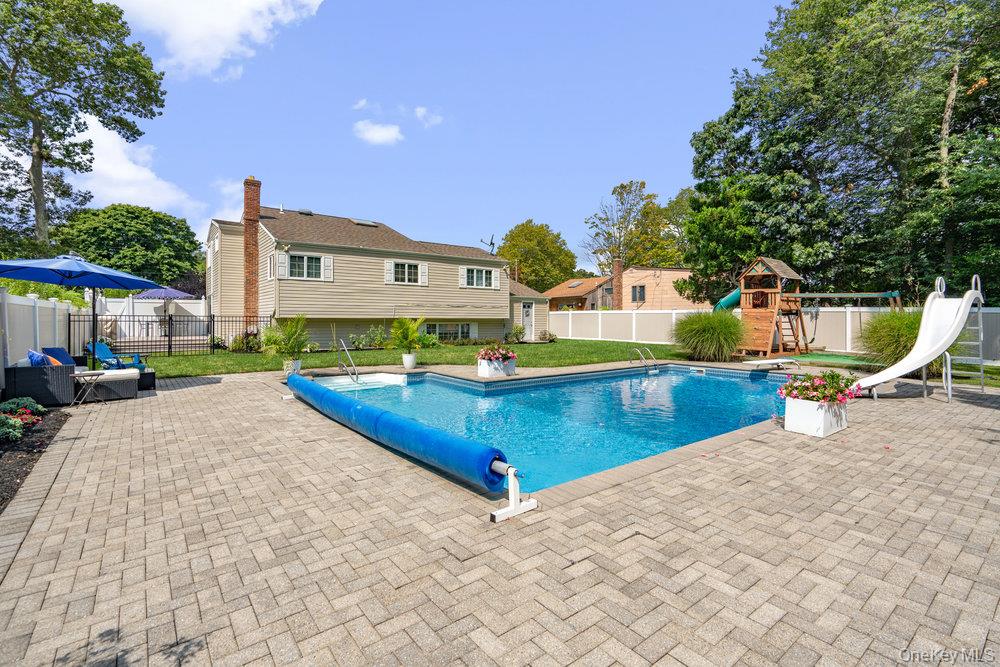 939 Manor Lane, Bay Shore, NY 11706