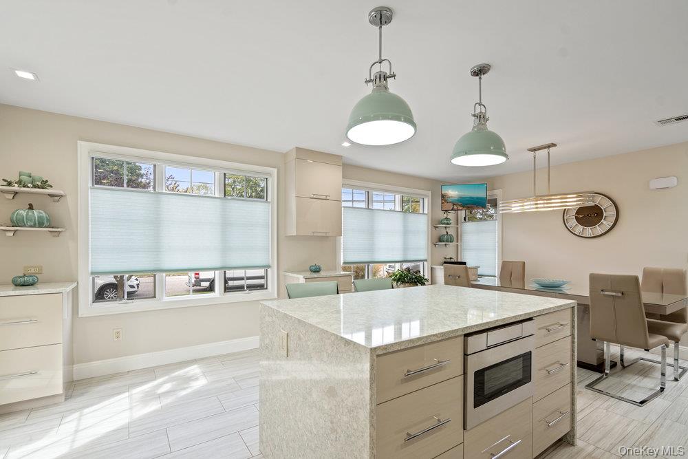 939 Manor Lane, Bay Shore, NY 11706