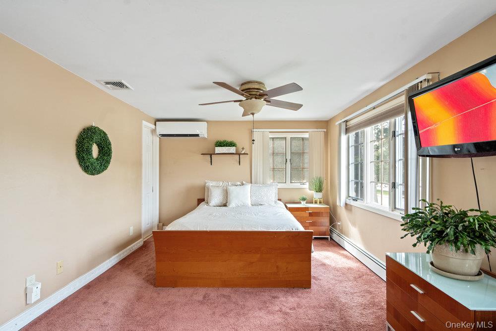 939 Manor Lane, Bay Shore, NY 11706