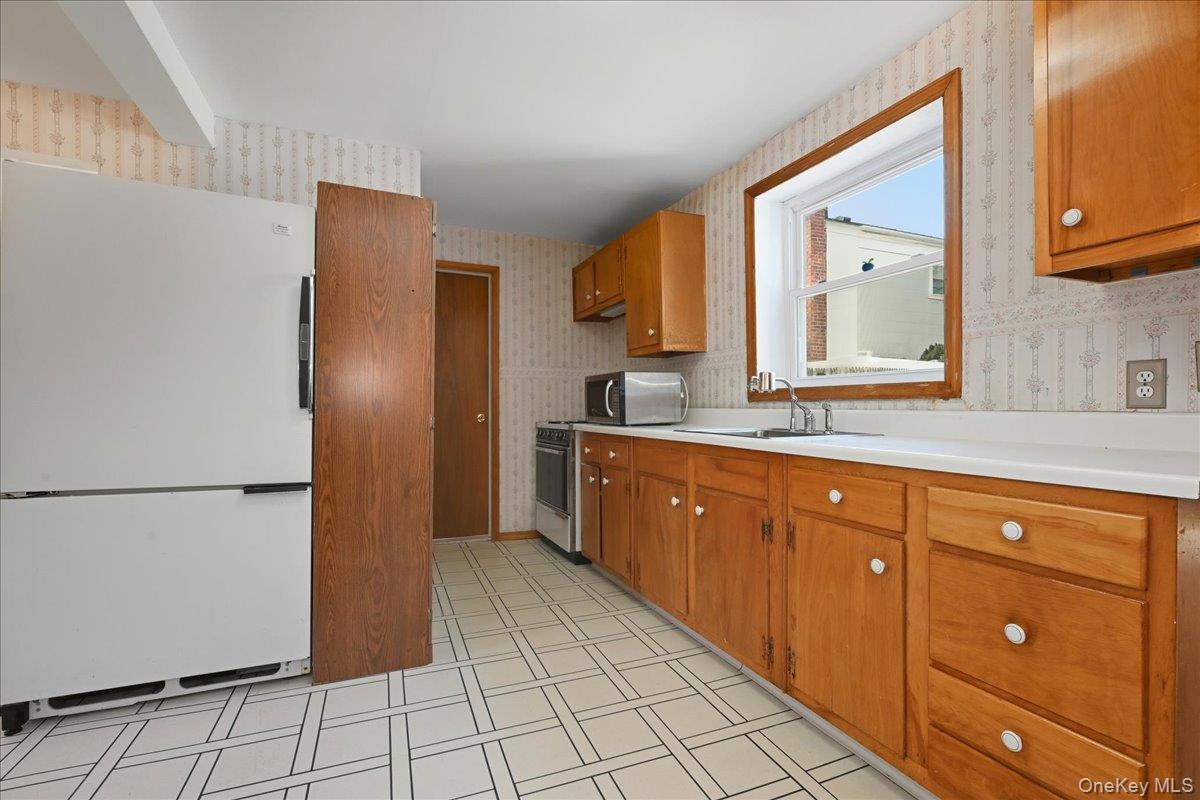 2522 Hewlett Lane, Bellmore, NY 11710