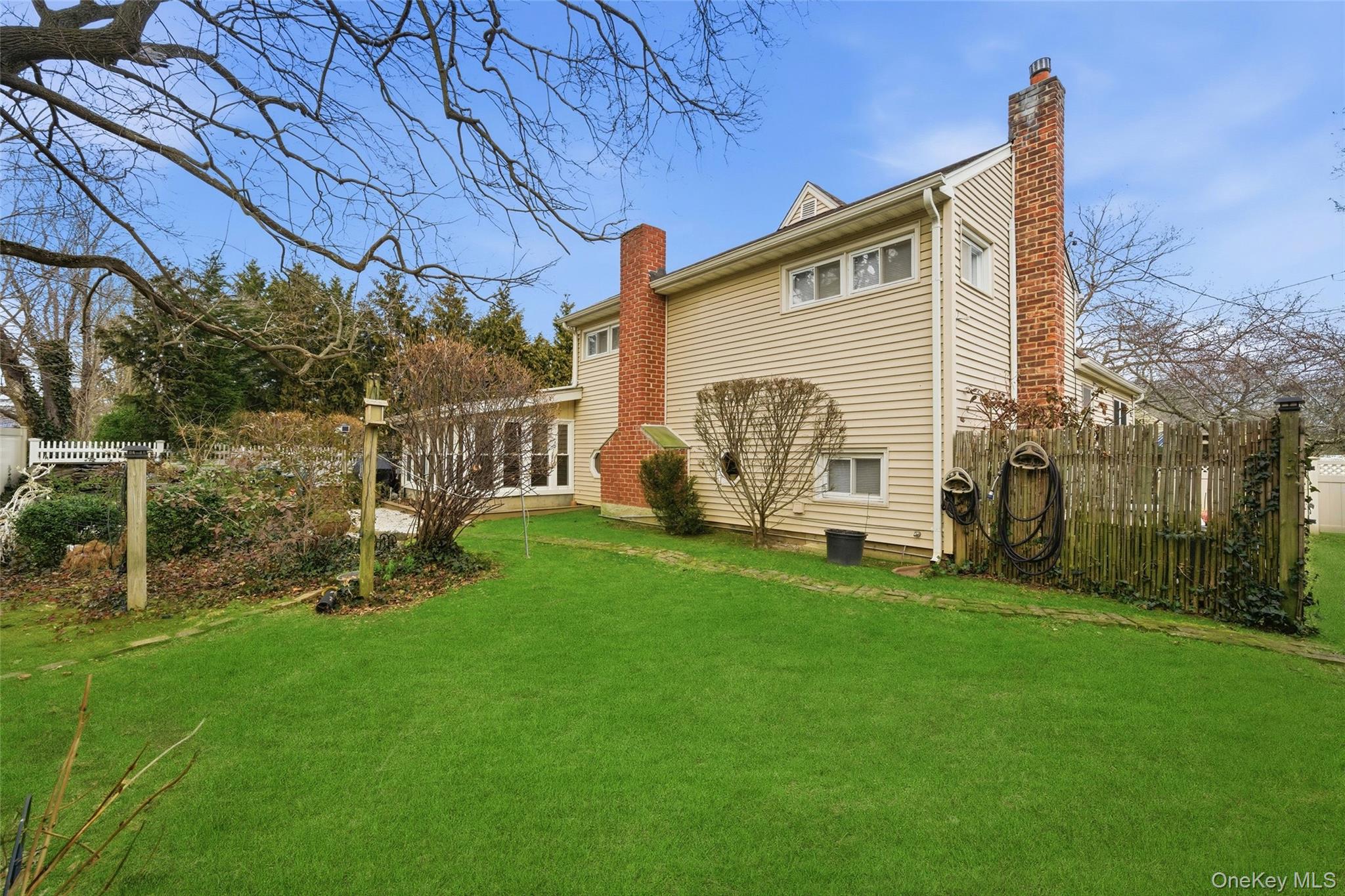 18 Gaylore Drive W, Amityville, NY 11701