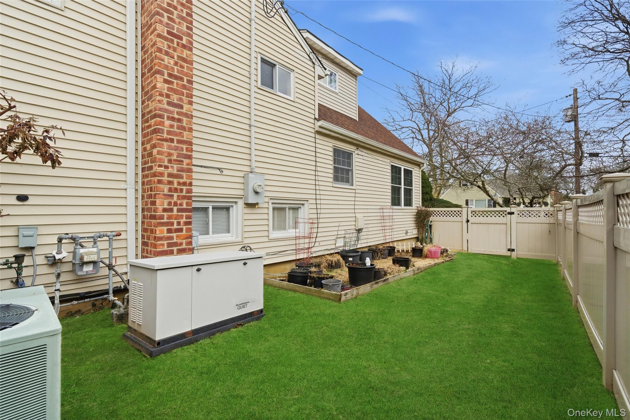 18 Gaylore Drive W, Amityville, NY 11701