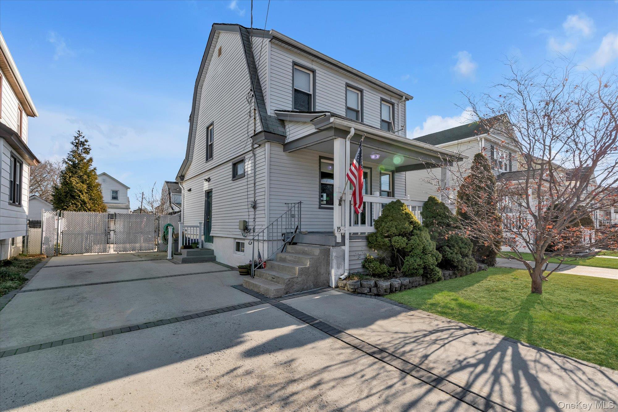 15 Eton Street, Valley Stream, NY 11581