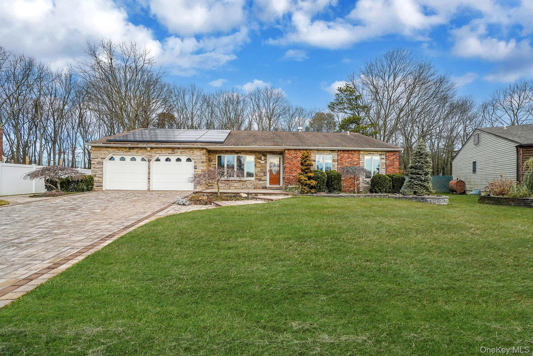 52 San Rafael Avenue, Holbrook, NY 11741