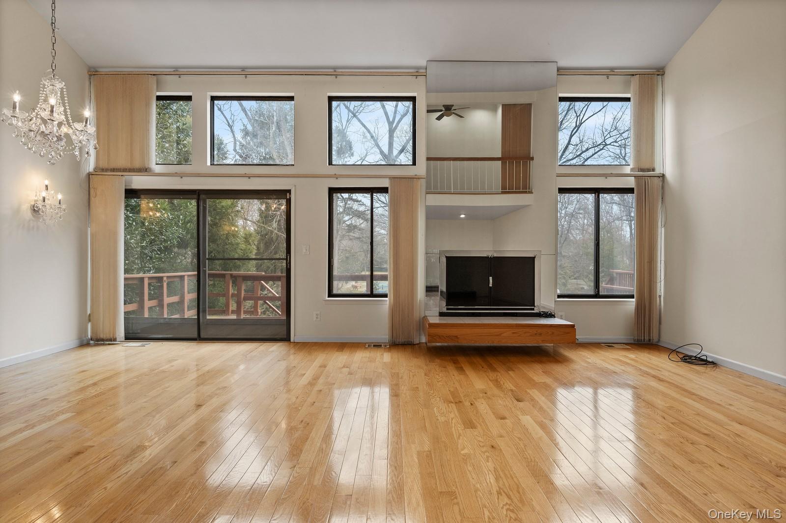 2 Cricket Club Drive, Roslyn, NY 11576