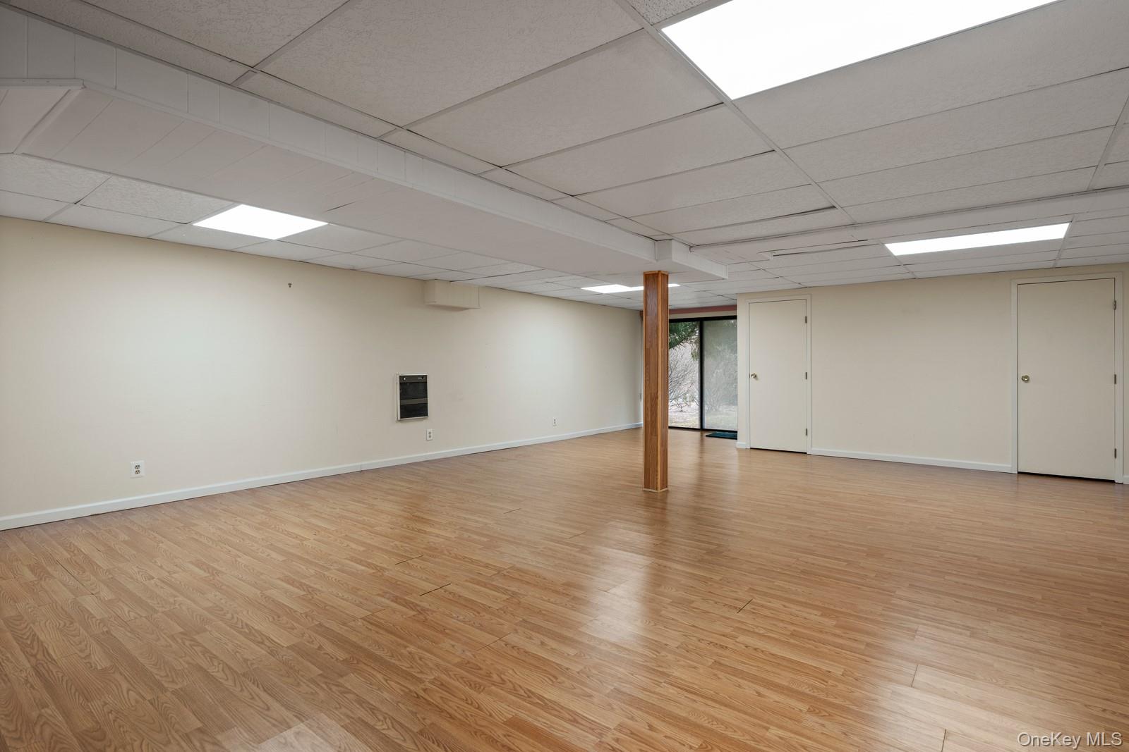 2 Cricket Club Drive, Roslyn, NY 11576