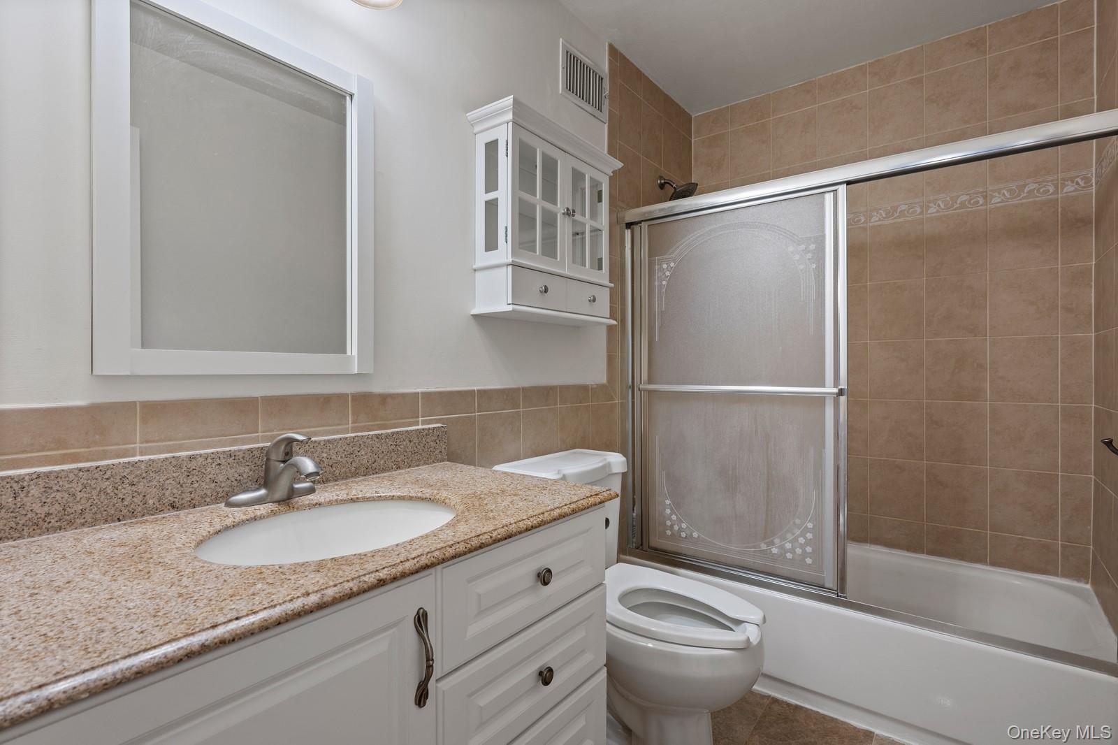 2 Cricket Club Drive, Roslyn, NY 11576