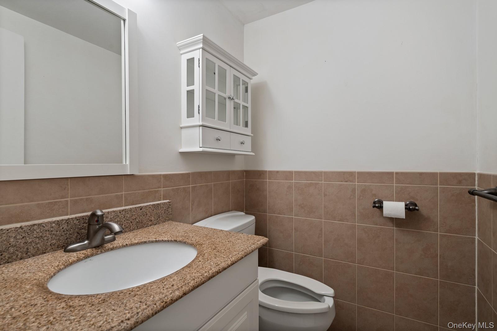 2 Cricket Club Drive, Roslyn, NY 11576