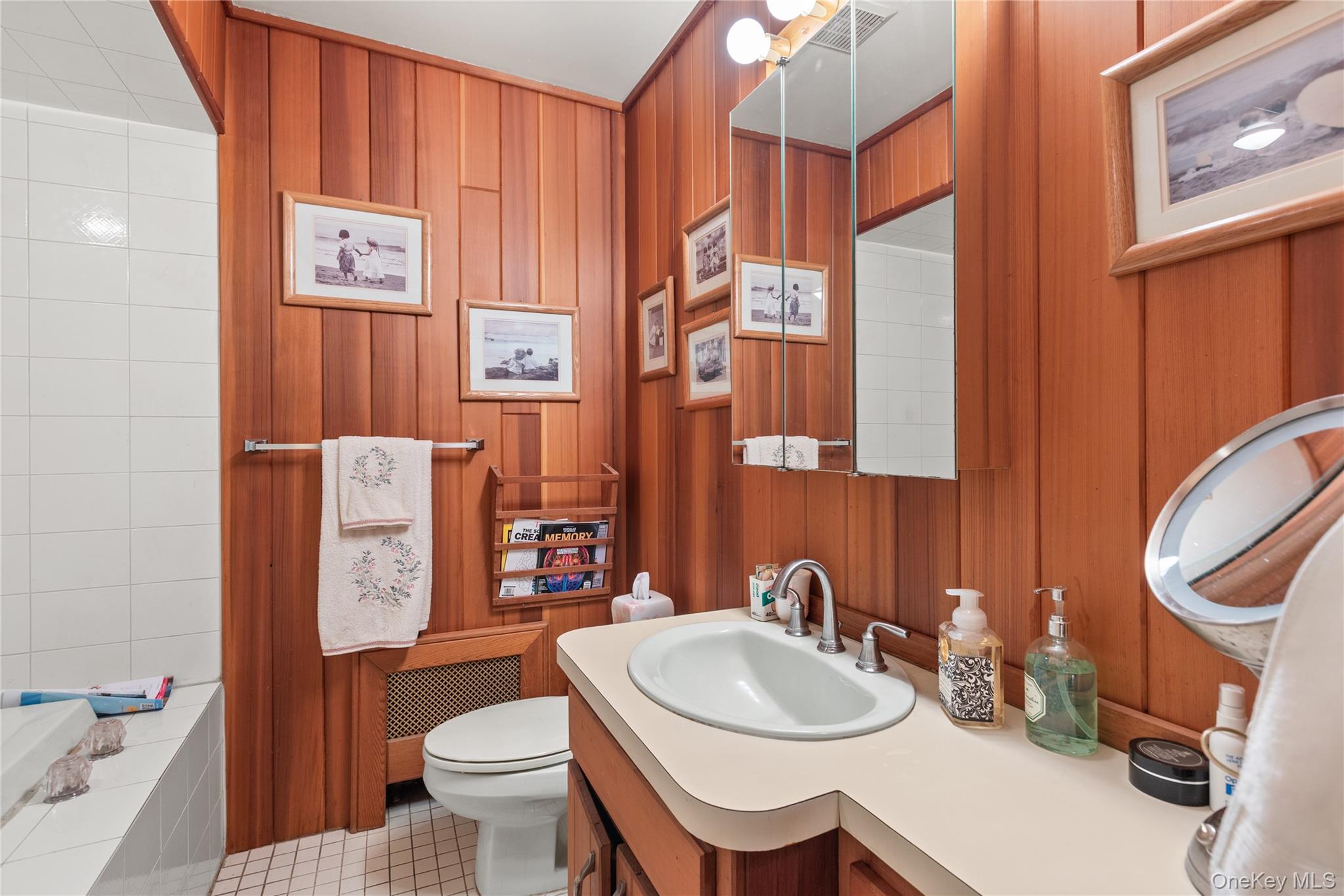 66 Davison Lane E, West Islip, NY 11795