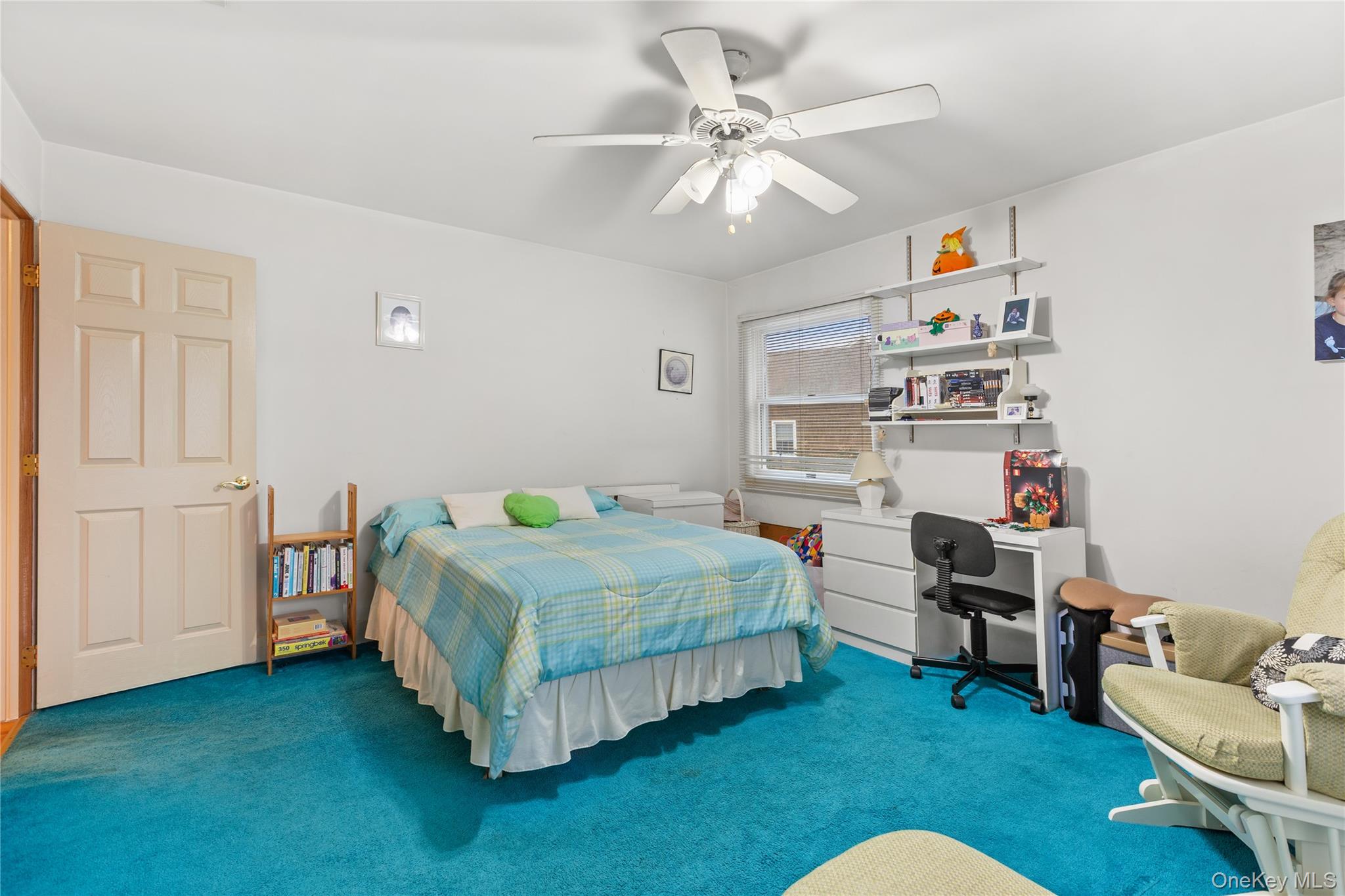 66 Davison Lane E, West Islip, NY 11795