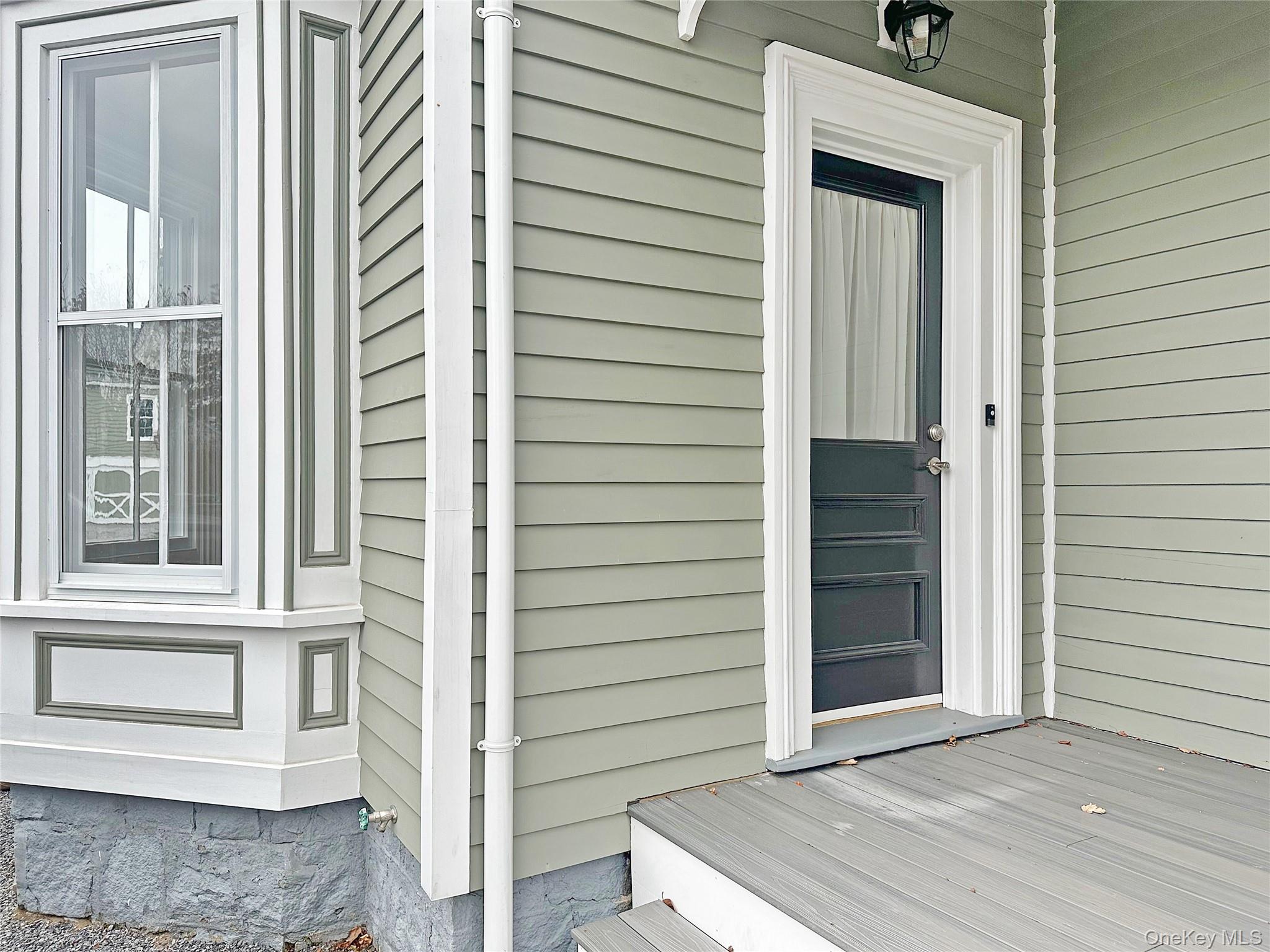 611 Main Street # B, Greenport, NY 11944