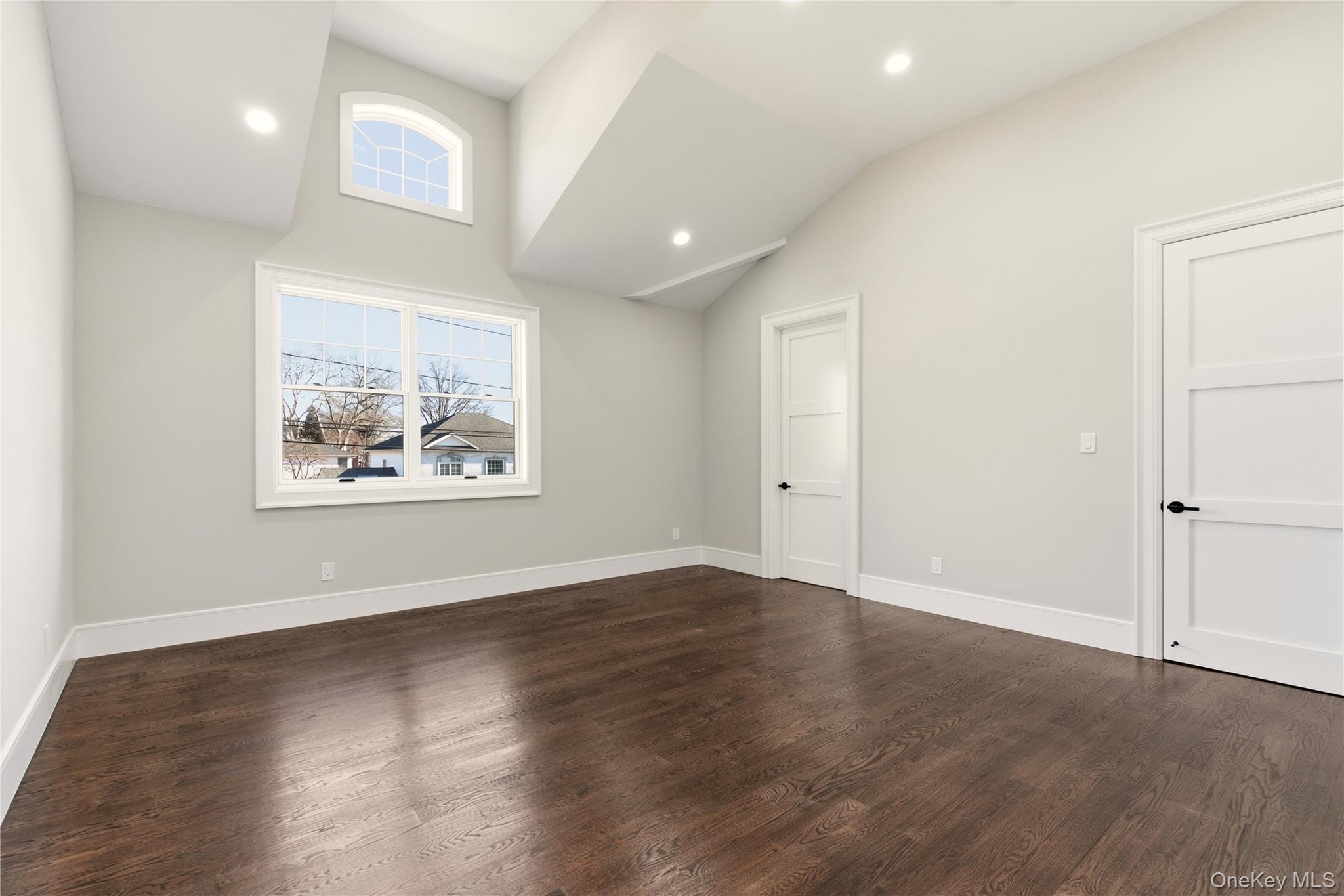 12 Lee Avenue, Albertson, NY 11507