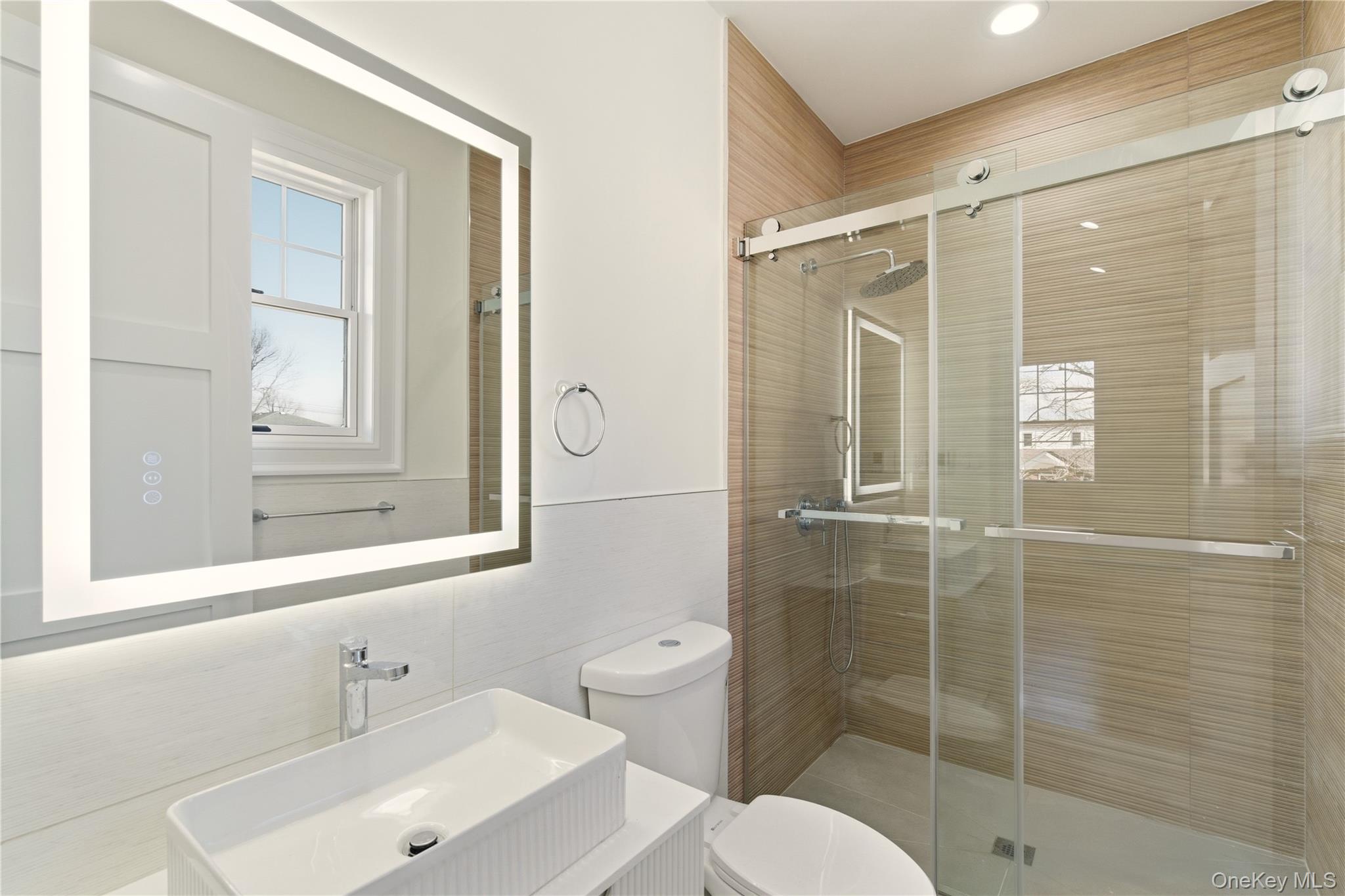 12 Lee Avenue, Albertson, NY 11507