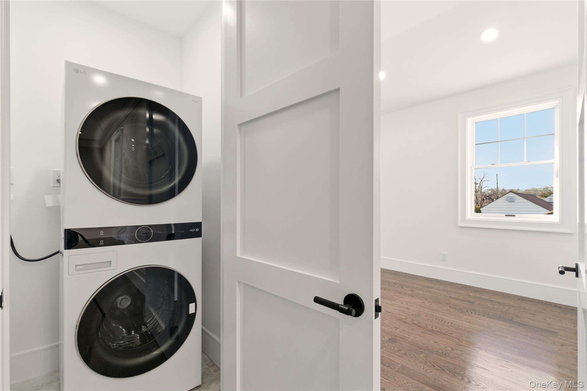 12 Lee Avenue, Albertson, NY 11507