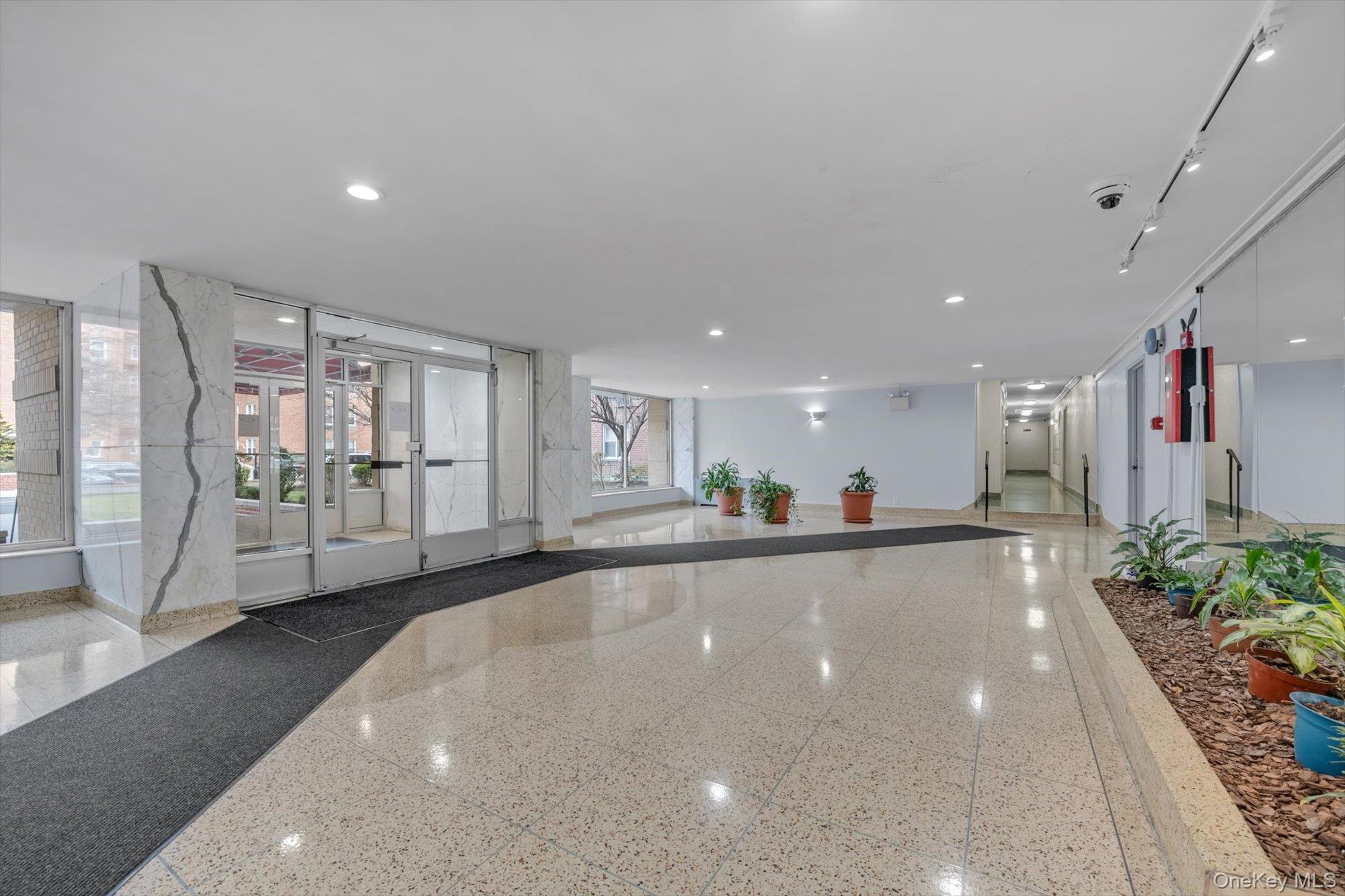 1 Sadore Lane # 7Y, Yonkers, NY 10710