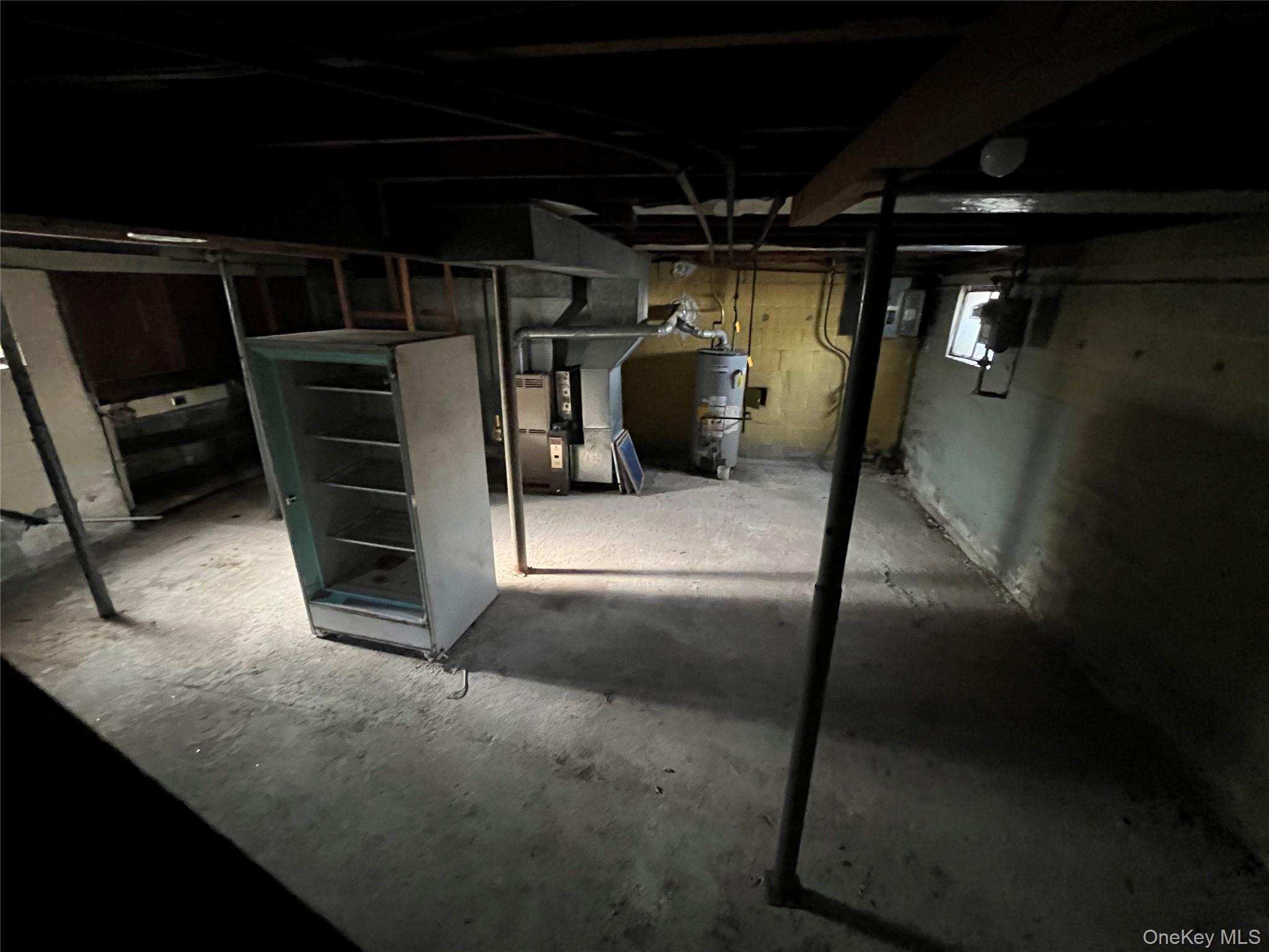 8 Ketewomoke Drive, Halesite, NY 11743