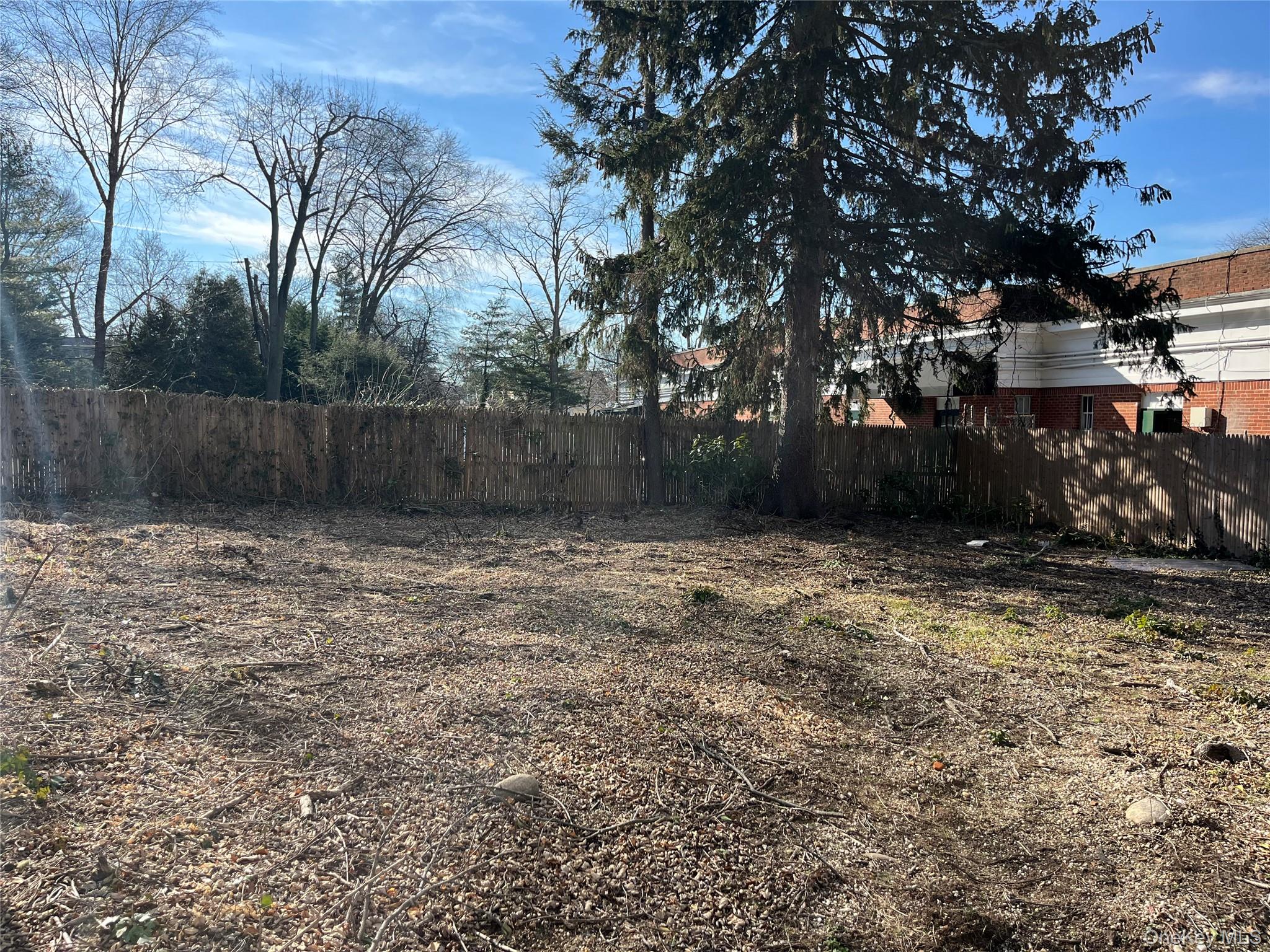 8 Ketewomoke Drive, Halesite, NY 11743