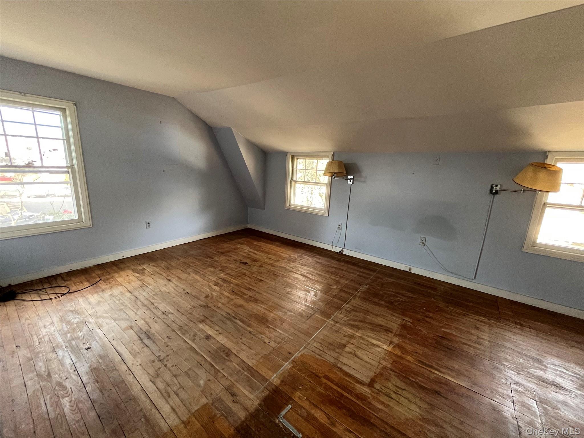 8 Ketewomoke Drive, Halesite, NY 11743