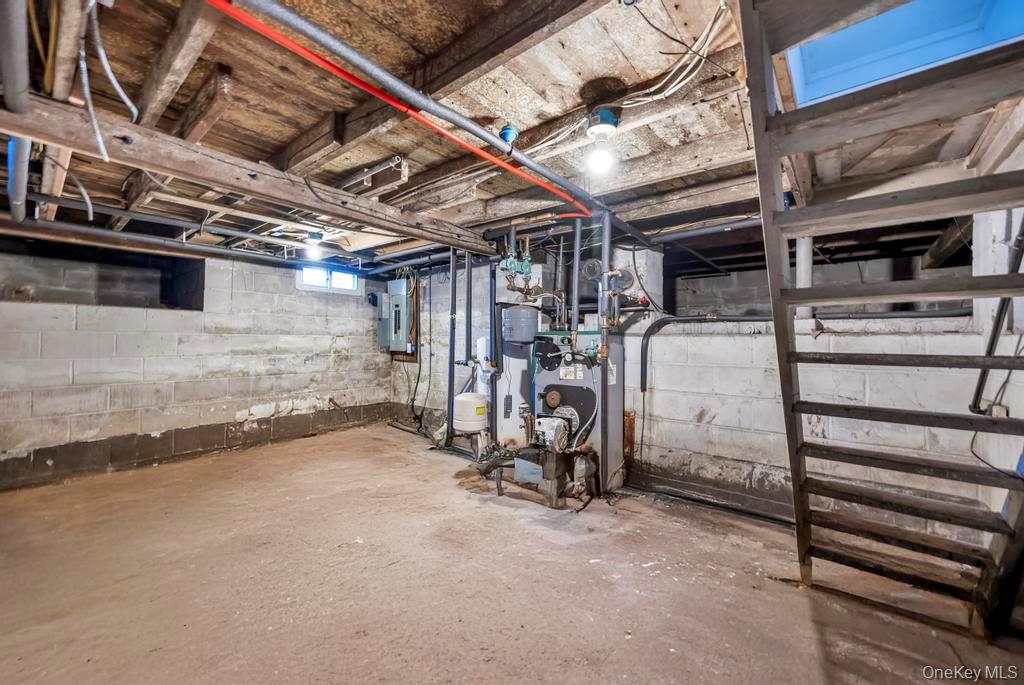 231 Elm Road W, Mastic Beach, NY 11951