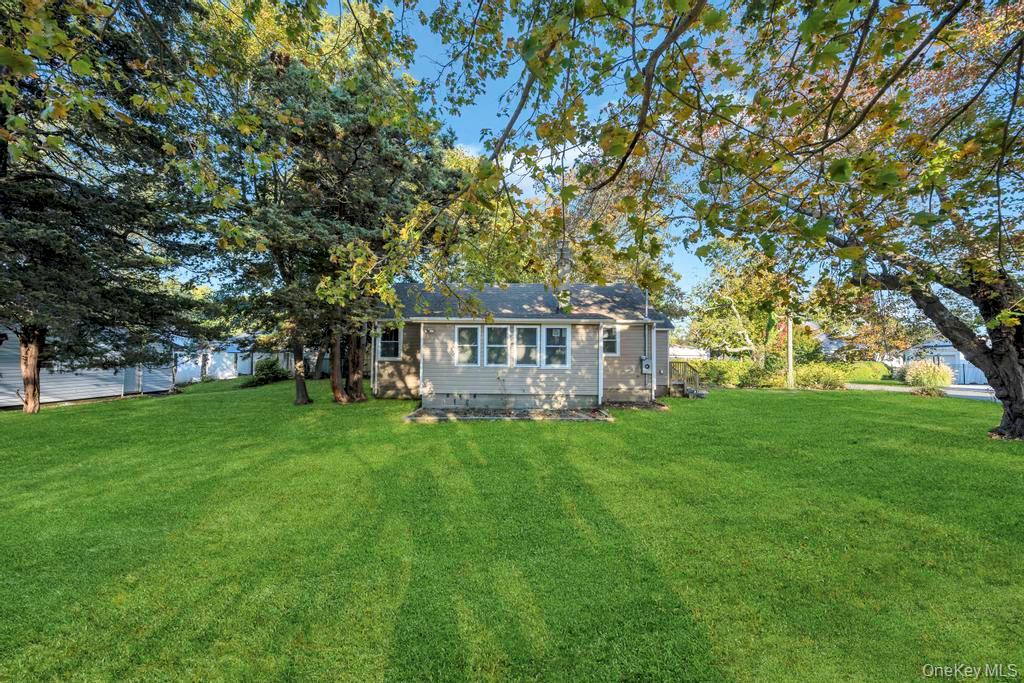 231 Elm Road W, Mastic Beach, NY 11951