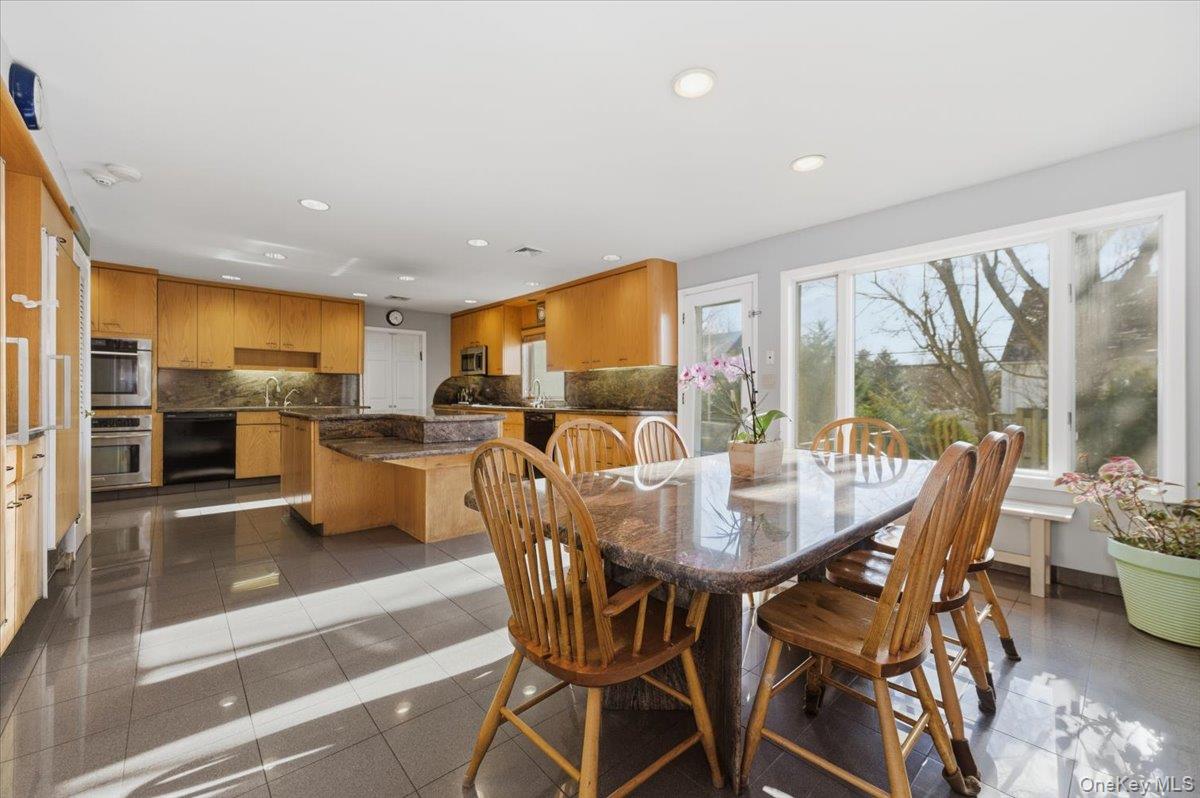 1495 bay Boulevard, Atlantic Beach, NY 11509