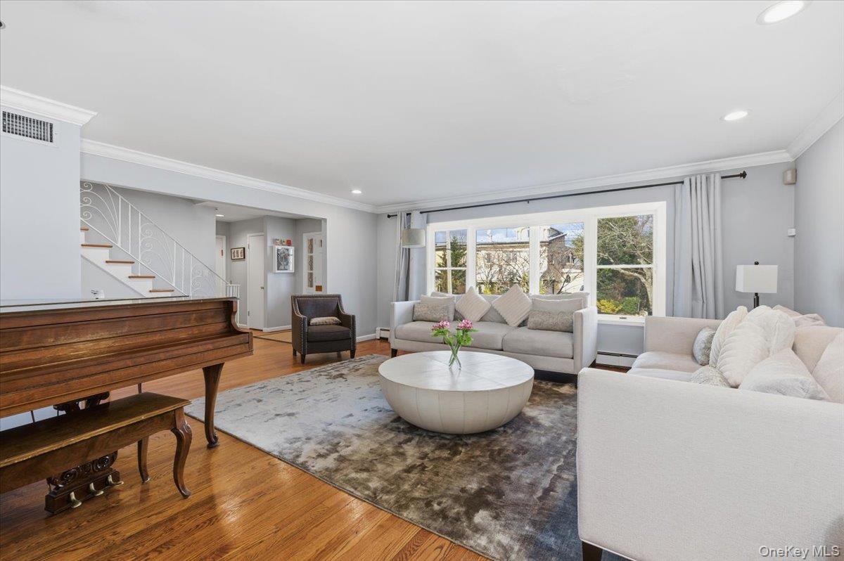 1495 bay Boulevard, Atlantic Beach, NY 11509