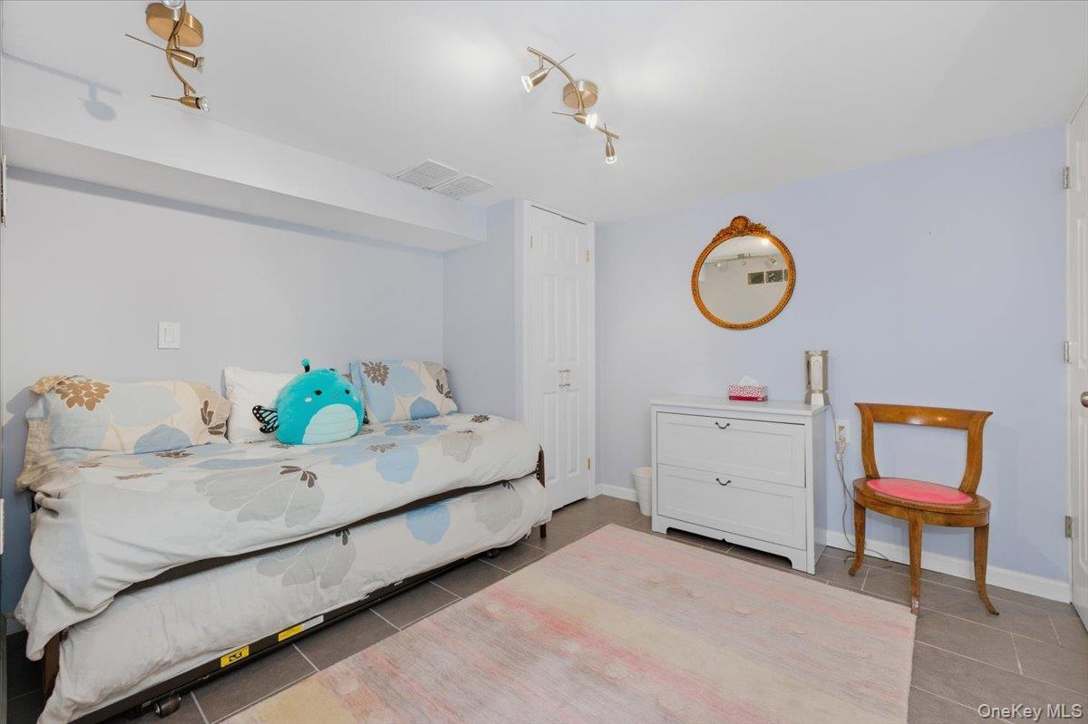 1495 bay Boulevard, Atlantic Beach, NY 11509