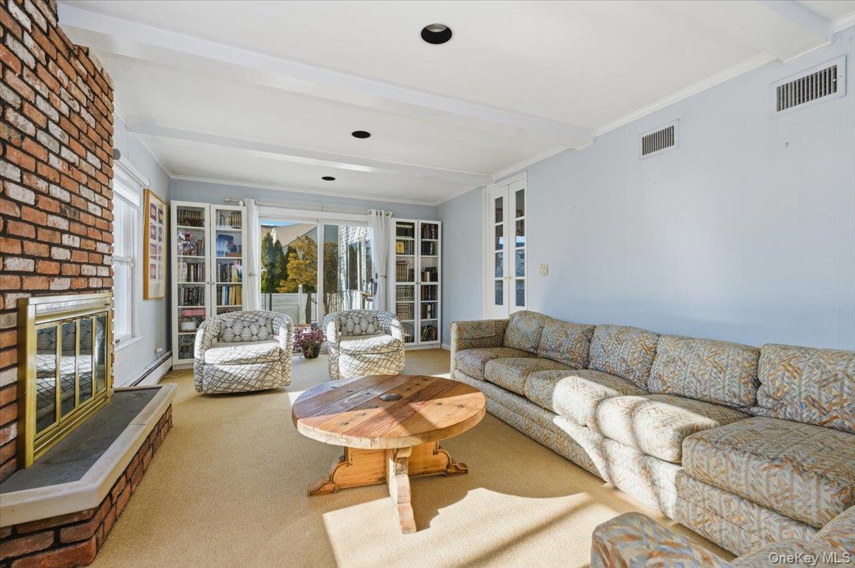 1495 bay Boulevard, Atlantic Beach, NY 11509