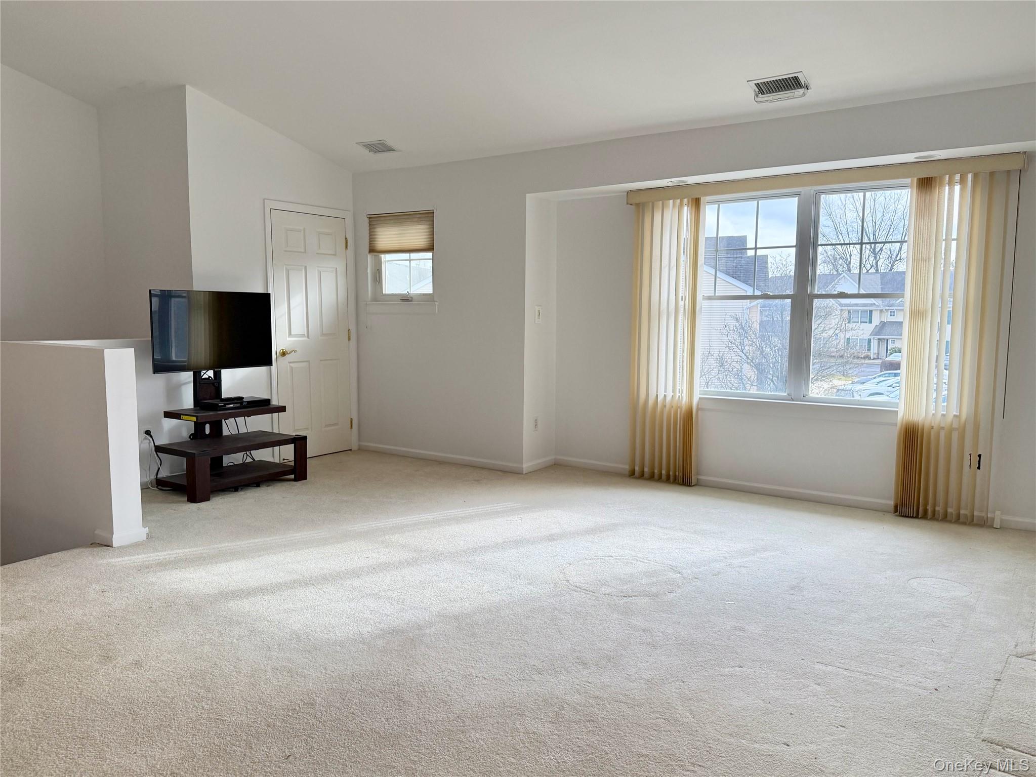 6 Morley Circle, Melville, NY 11747