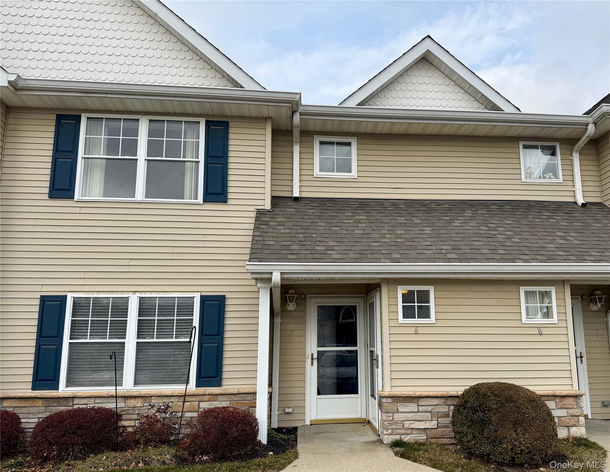 6 Morley Circle, Melville, NY 11747