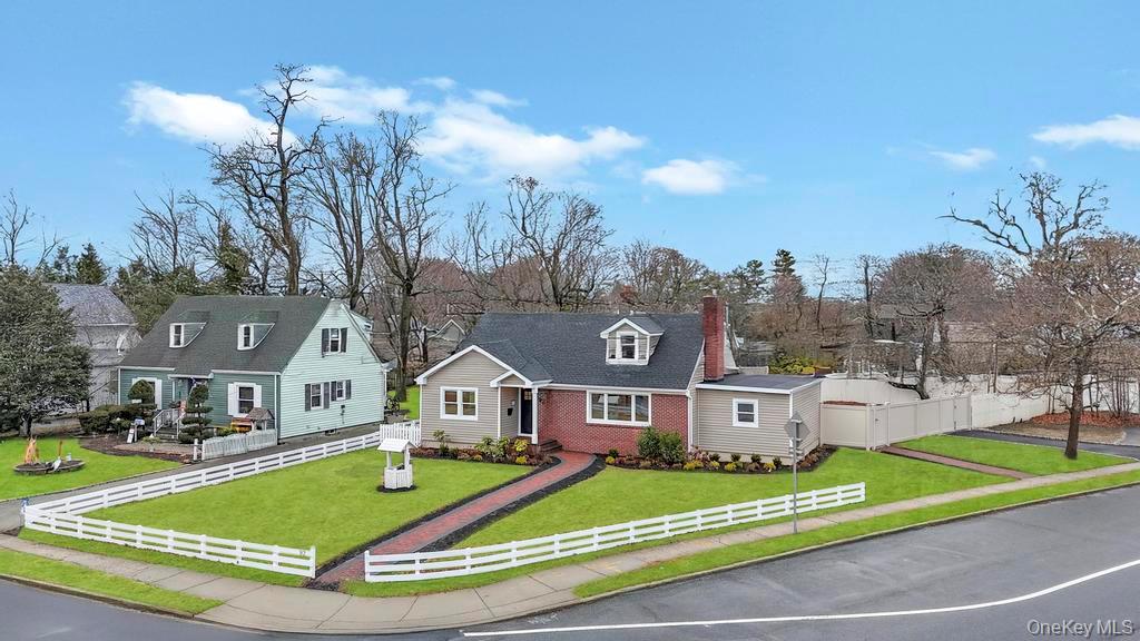 92 Sunset Road, Bay Shore, NY 11706