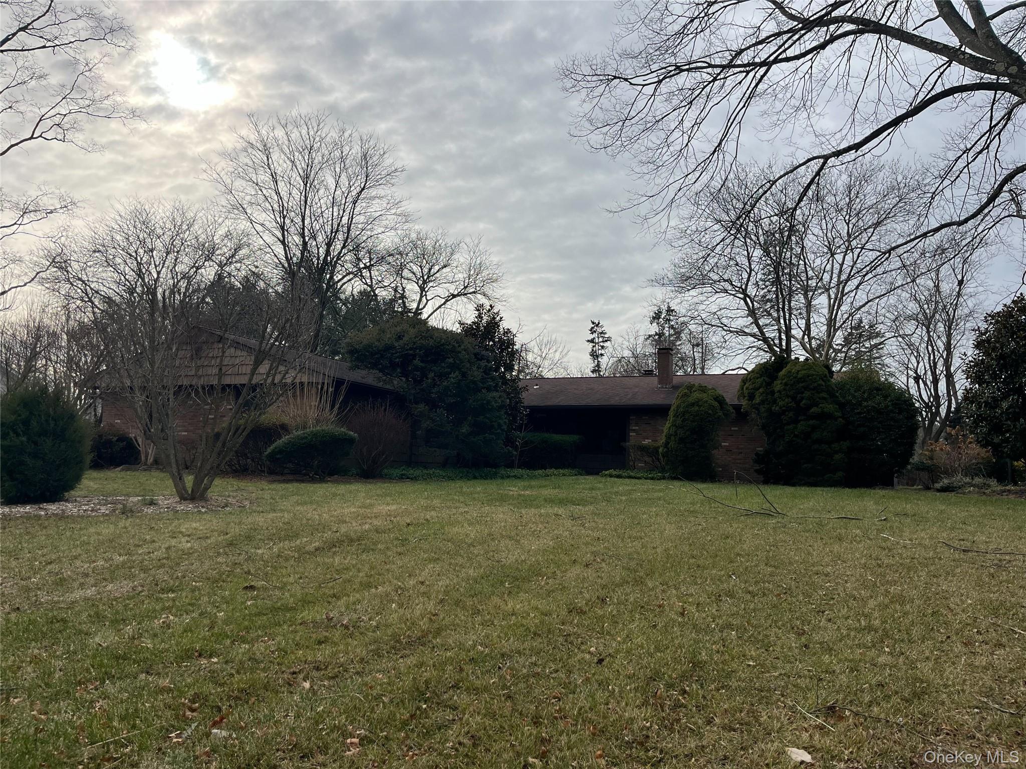 15 Wildwood Drive, Dix Hills, NY 11746