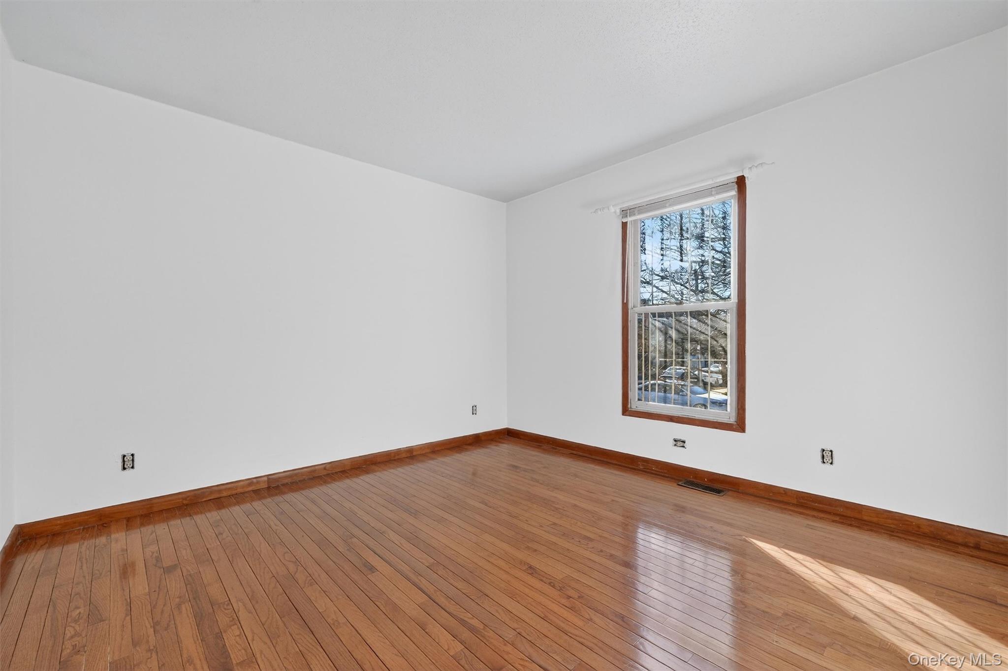 895 E 172nd Street, Bronx, NY 10460