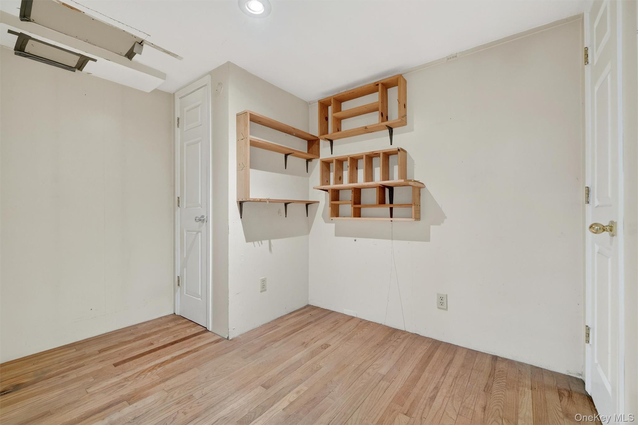 895 E 172nd Street, Bronx, NY 10460