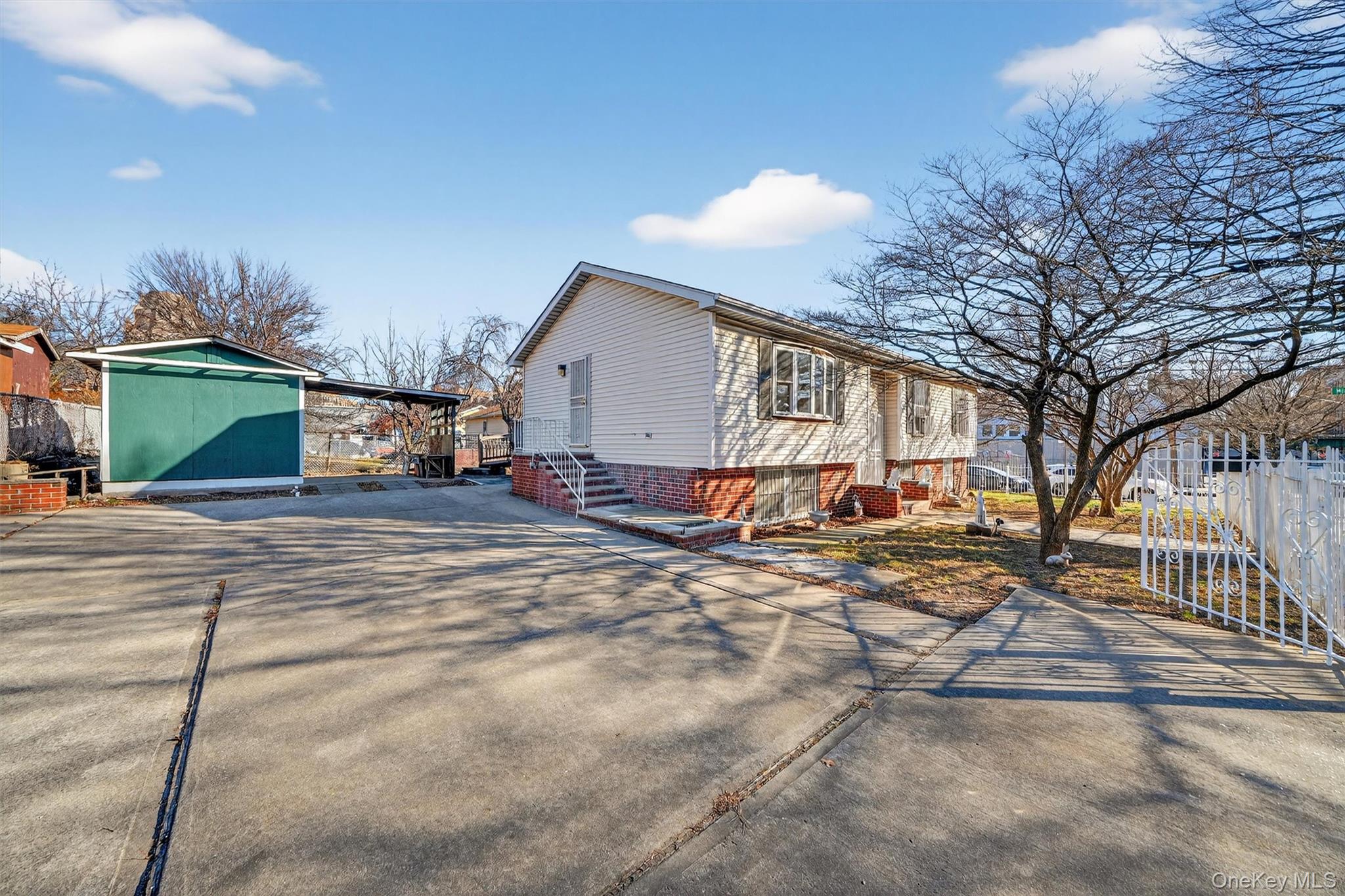 895 E 172nd Street, Bronx, NY 10460