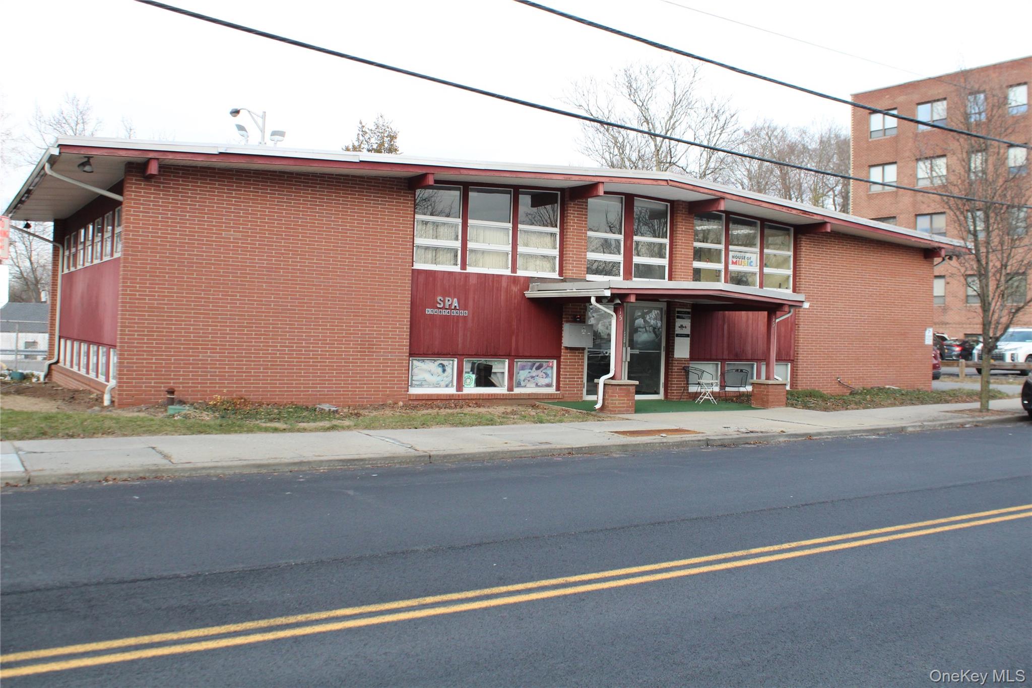 15 Moore Avenue # 1R, Mount Kisco, NY 10549